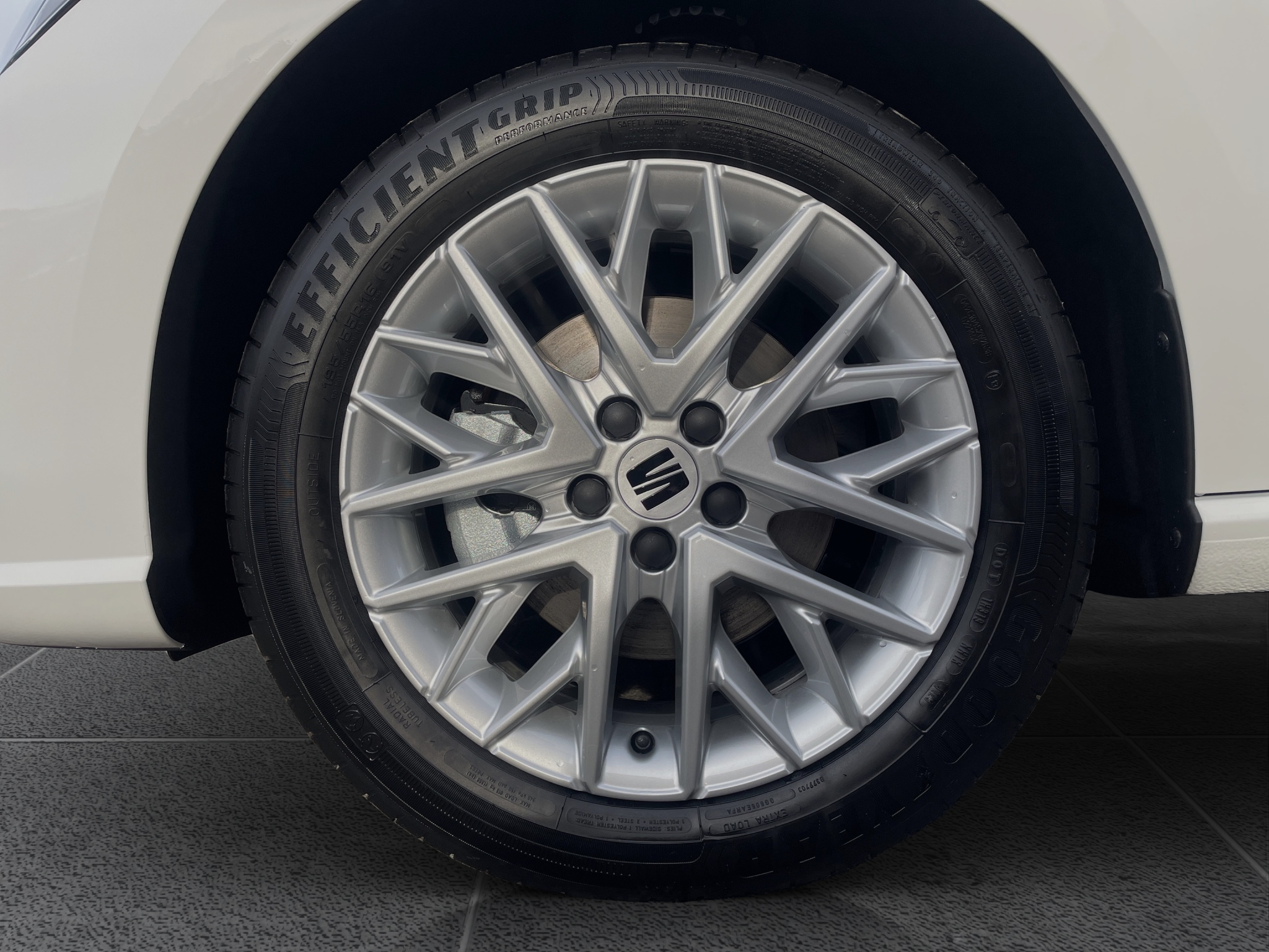 listing desktop thumbnail image 19