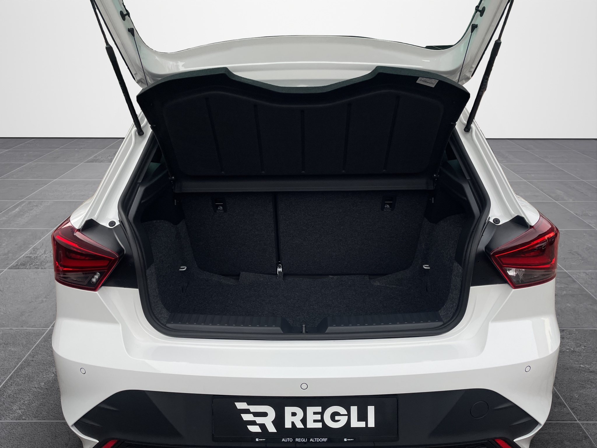 listing desktop thumbnail image 18