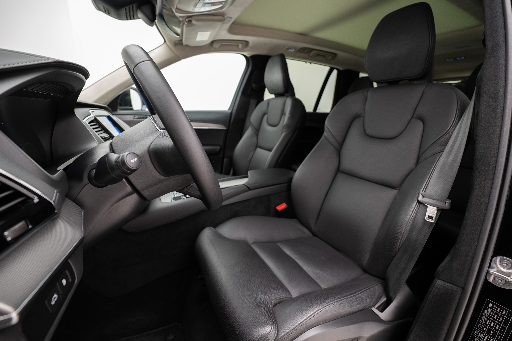 listing desktop thumbnail image 7