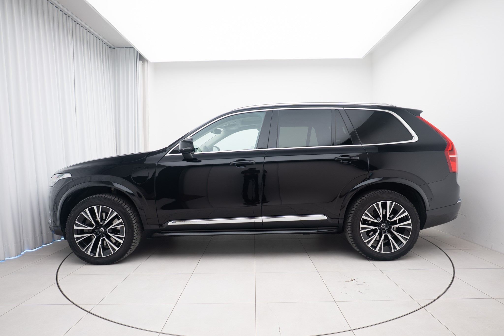 listing desktop thumbnail image 2