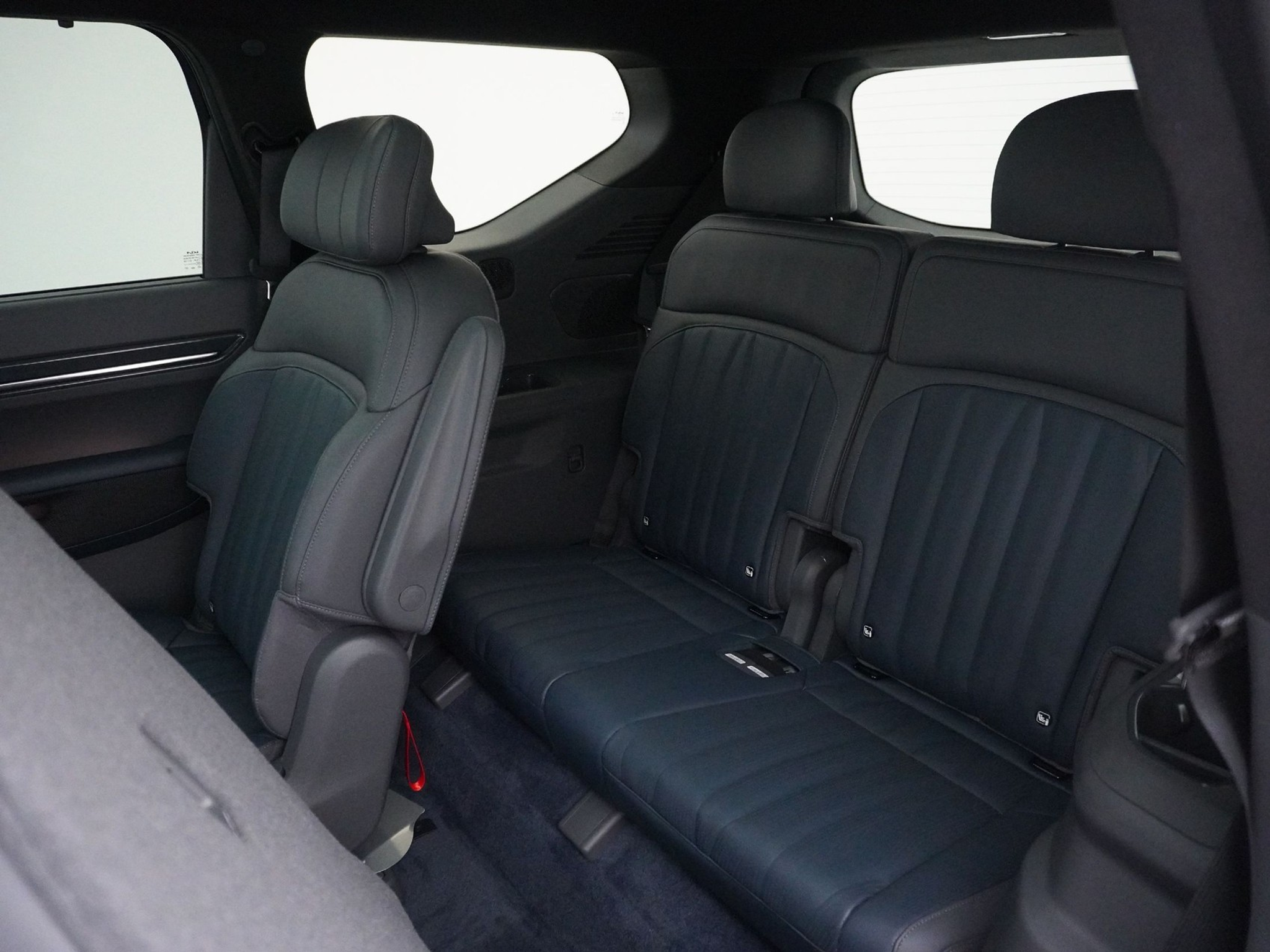 listing desktop thumbnail image 15