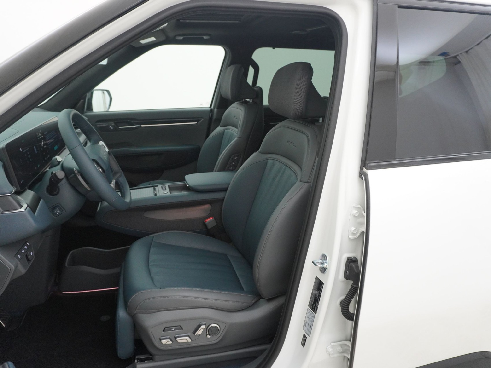 listing desktop thumbnail image 12