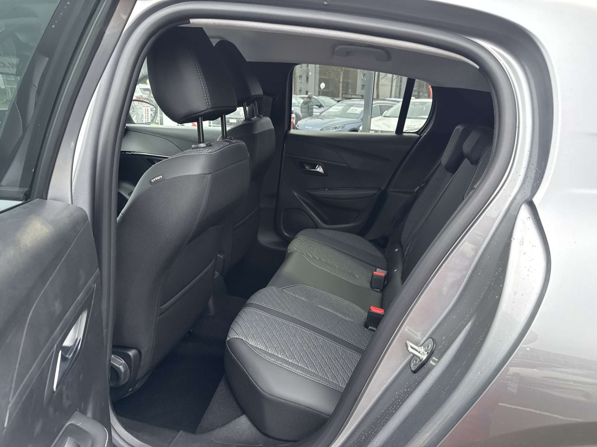 listing desktop thumbnail image 6