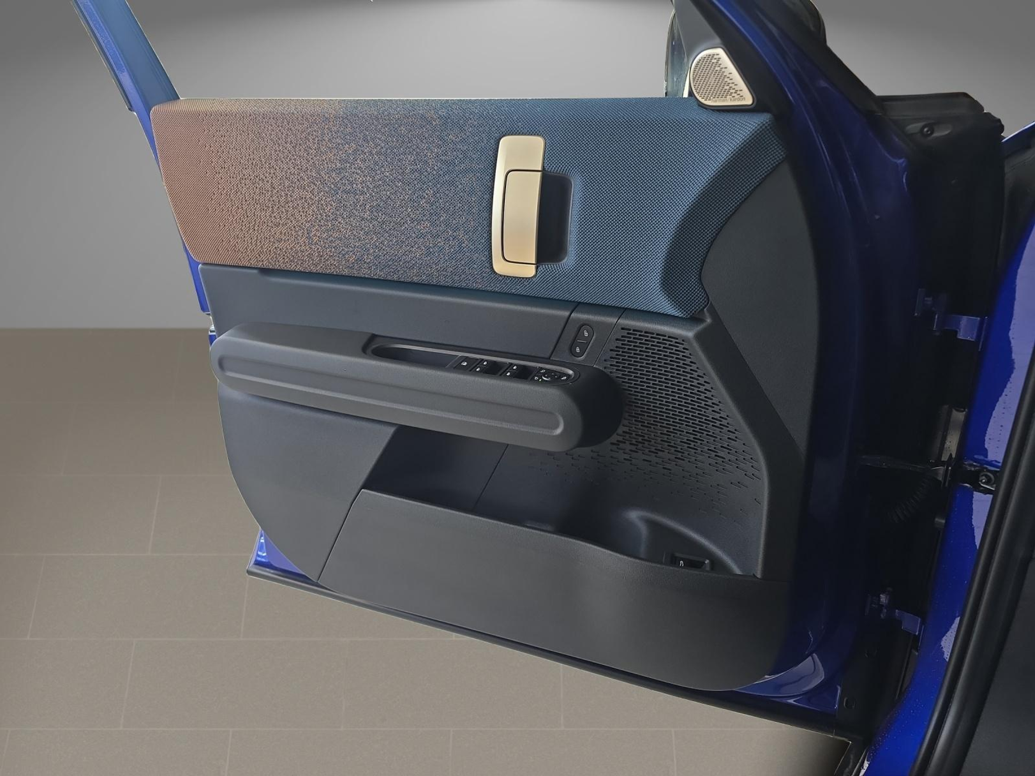 listing desktop thumbnail image 16