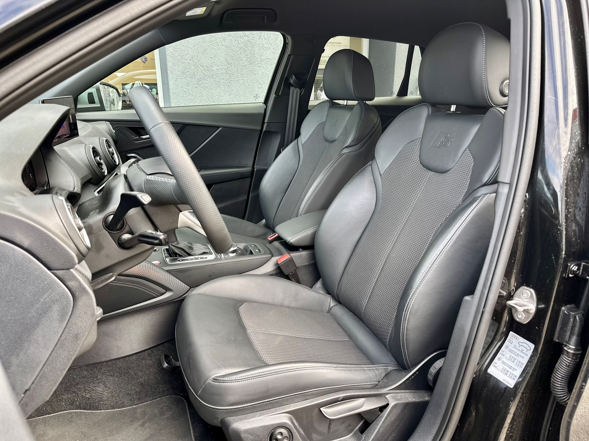 listing desktop thumbnail image 5