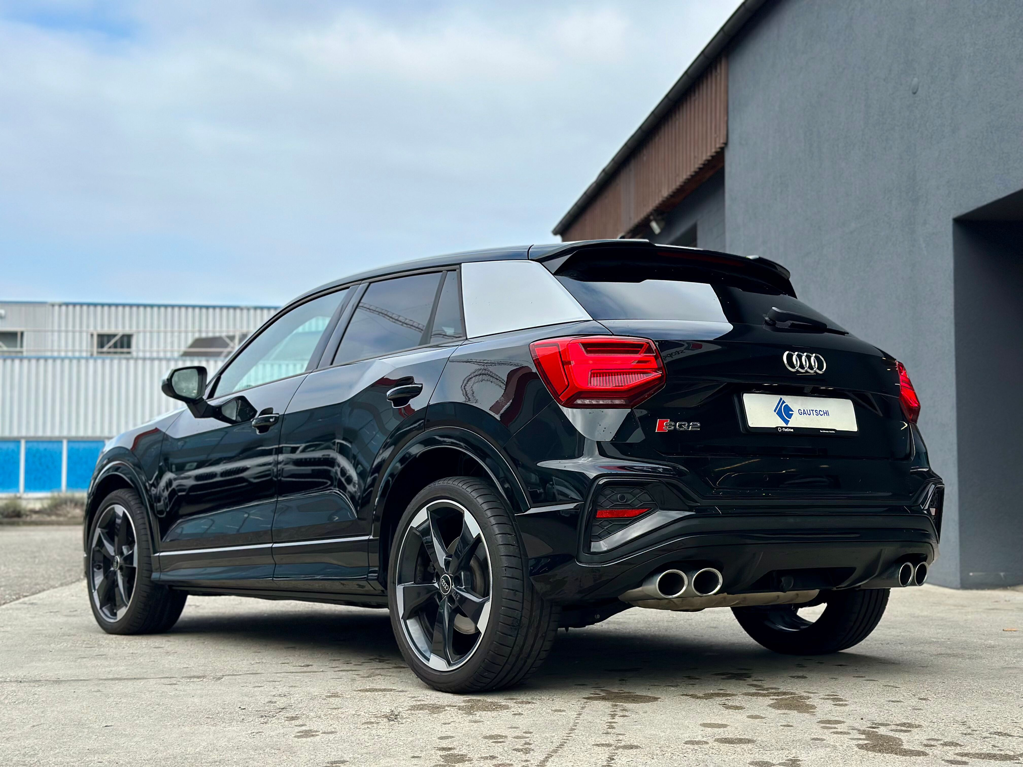 listing desktop thumbnail image 3