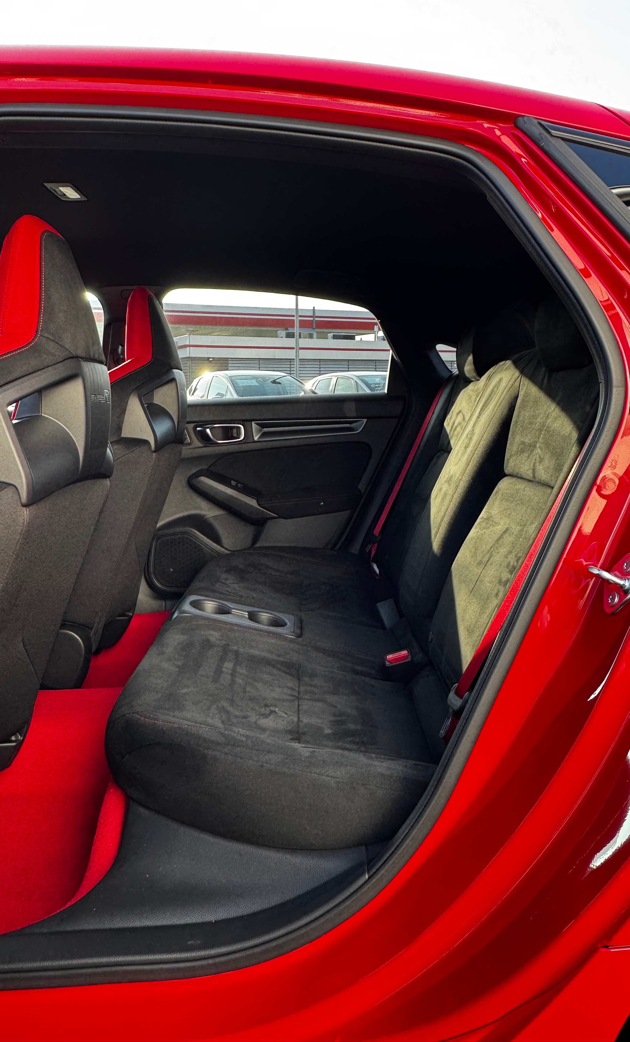 listing desktop thumbnail image 17