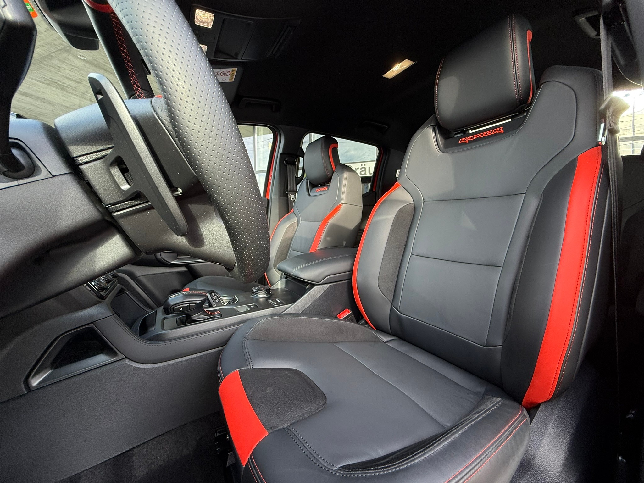 listing desktop thumbnail image 7