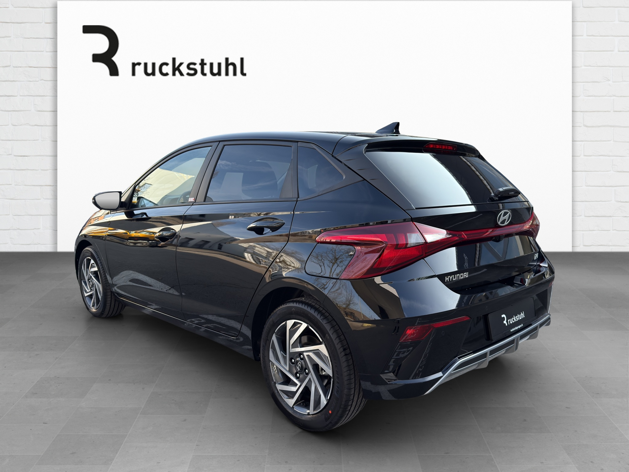 listing desktop thumbnail image 3