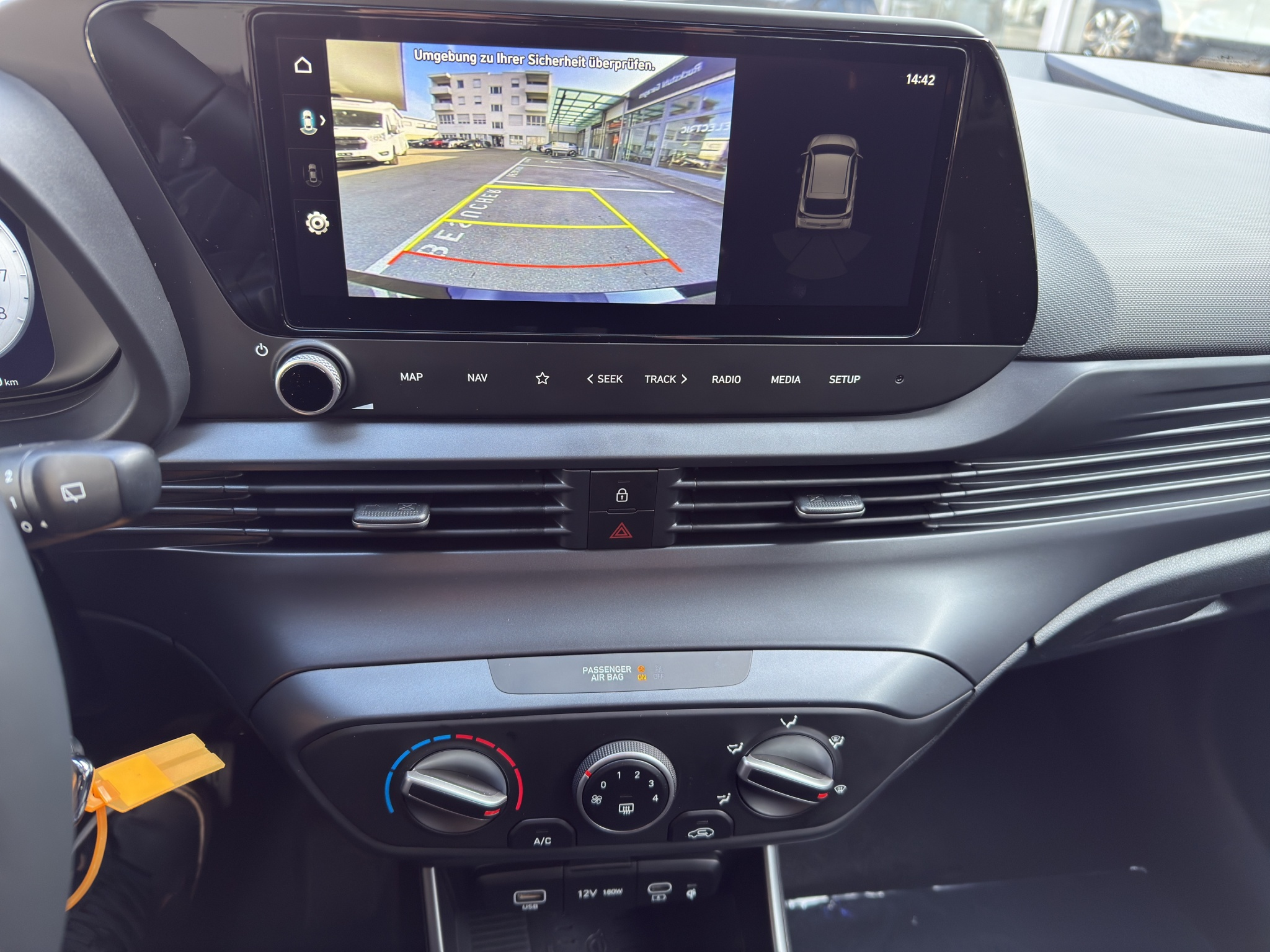 listing desktop thumbnail image 8