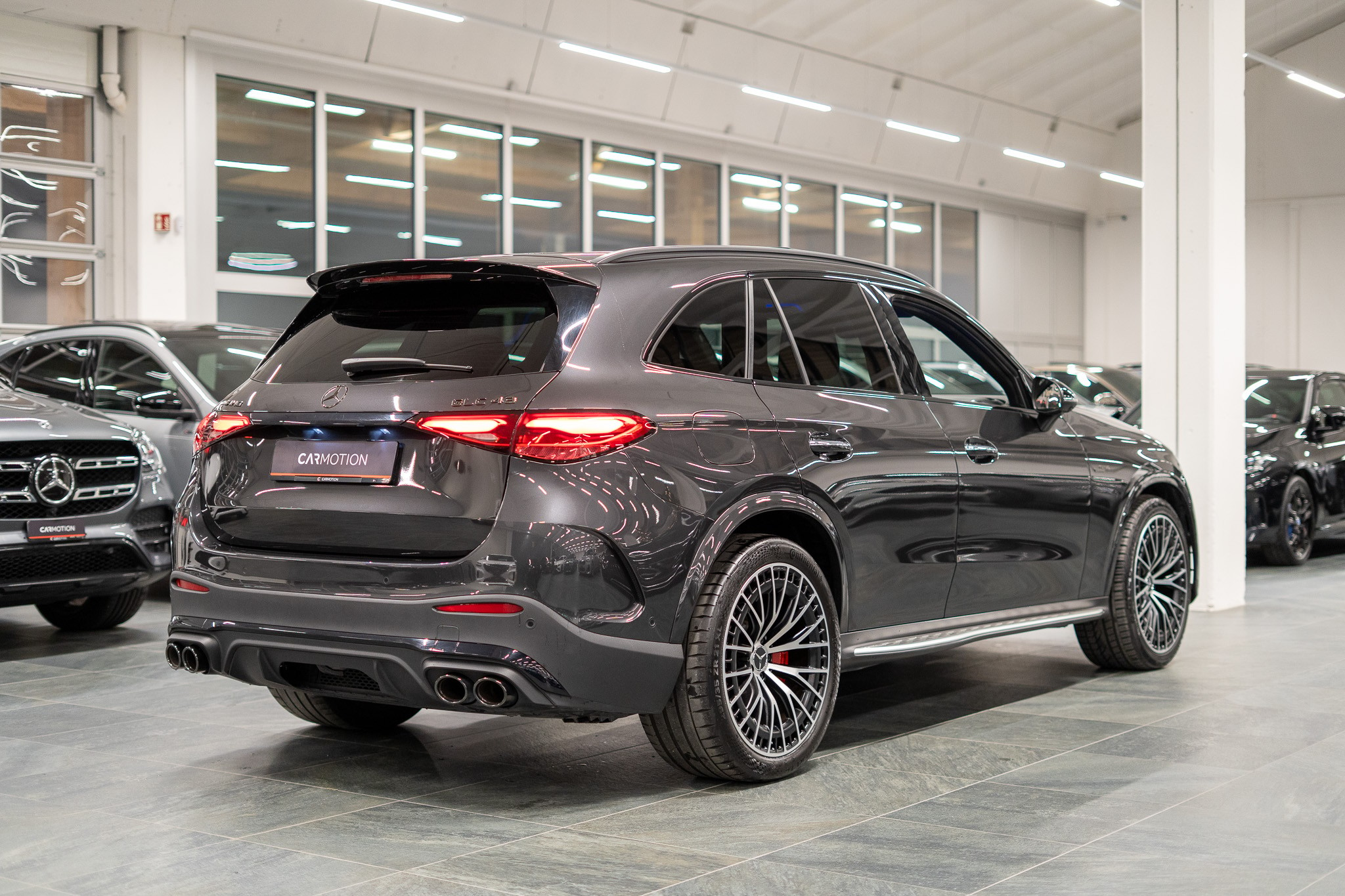 listing desktop thumbnail image 3