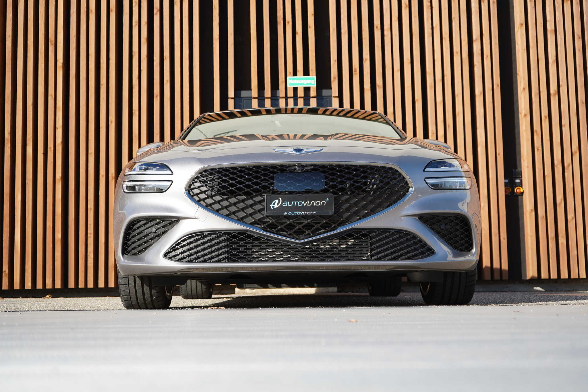 listing desktop thumbnail image 15