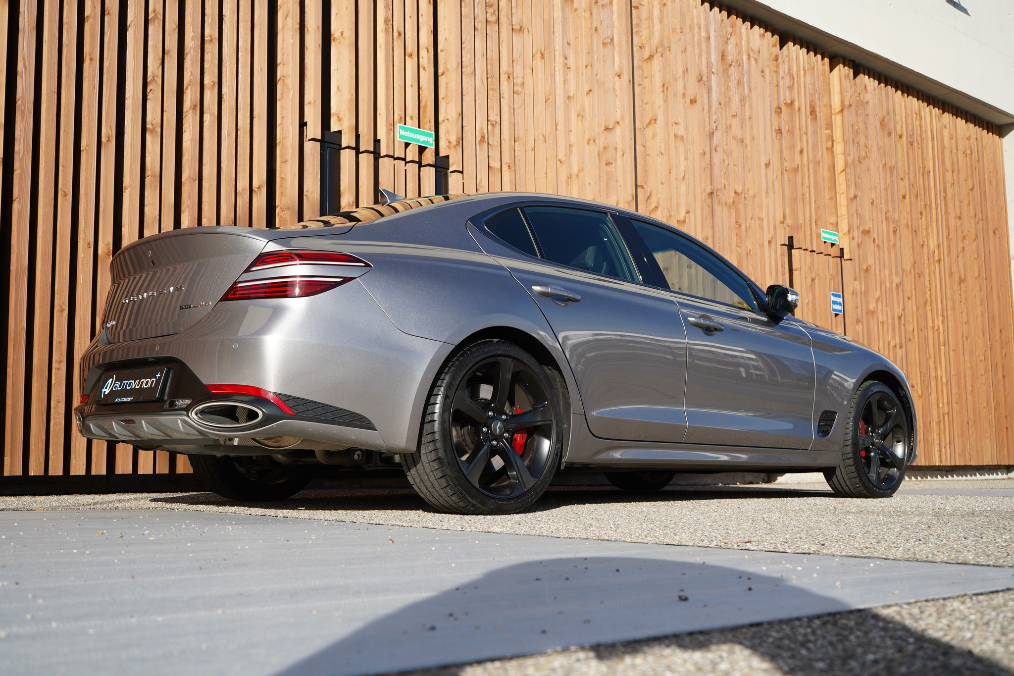 listing desktop thumbnail image 12