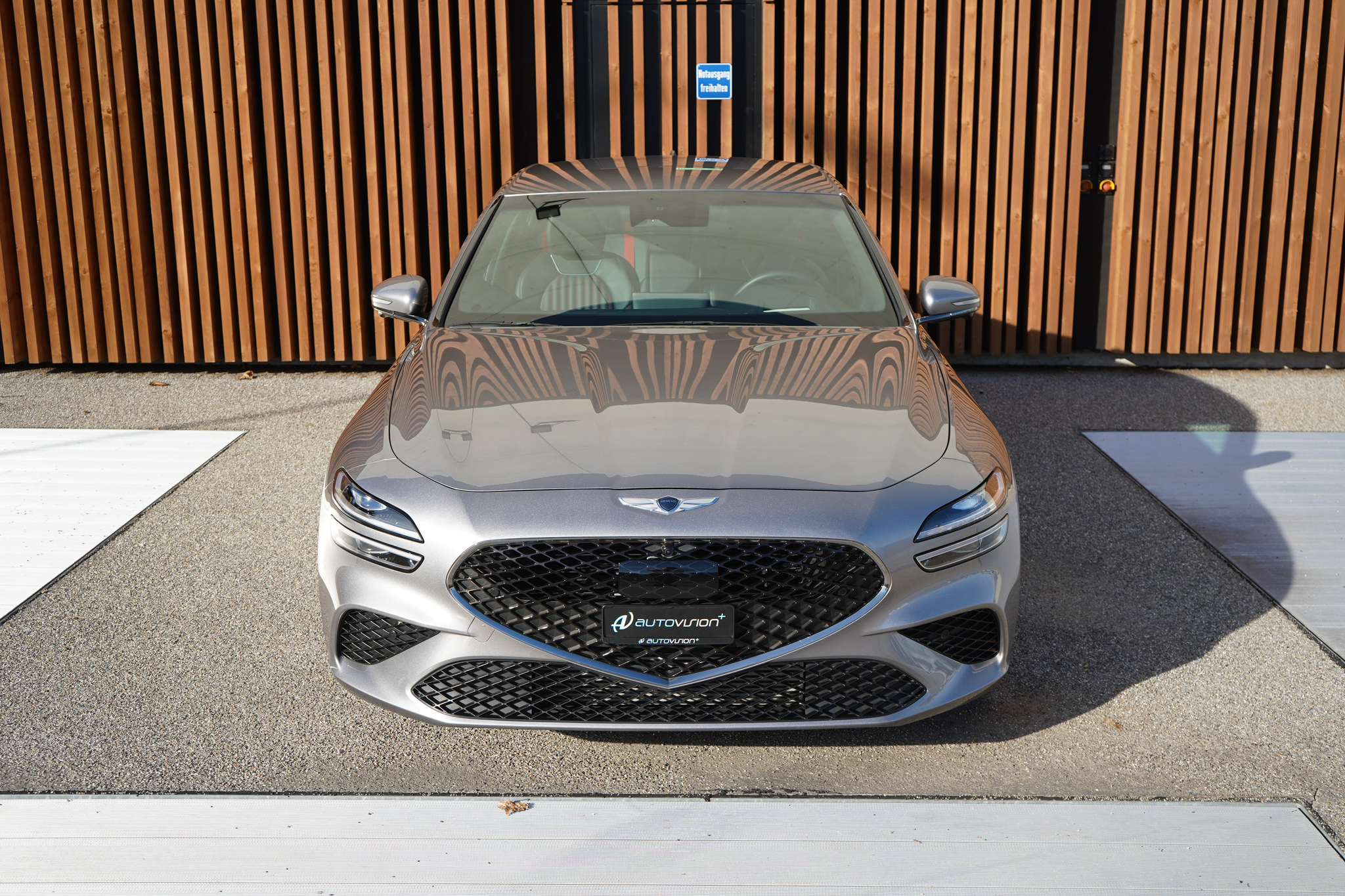 listing desktop thumbnail image 14