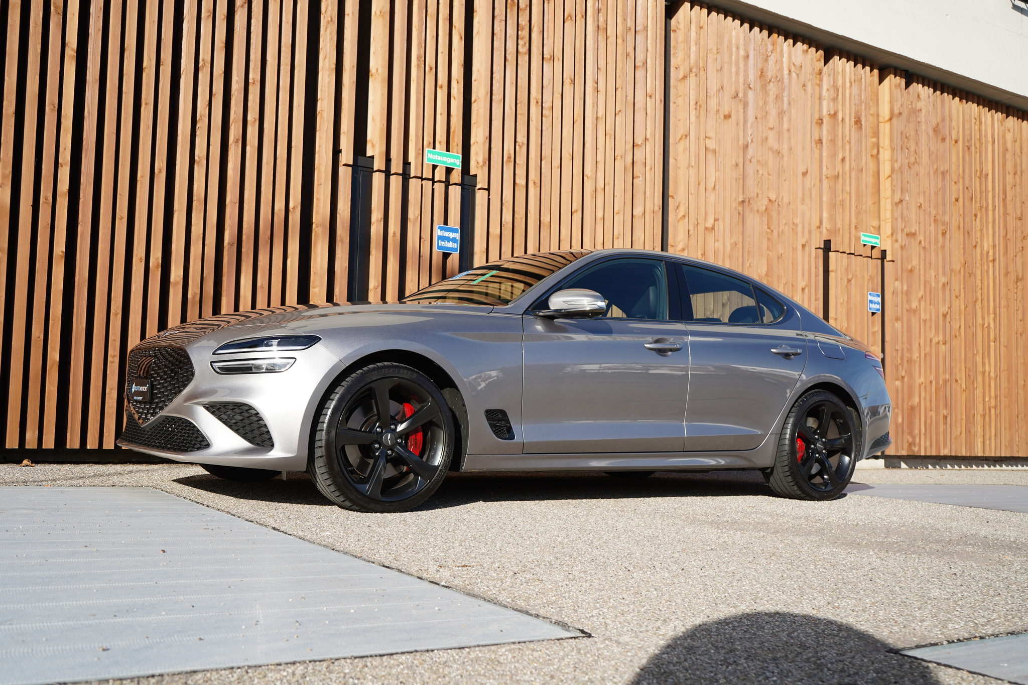 listing desktop thumbnail image 9