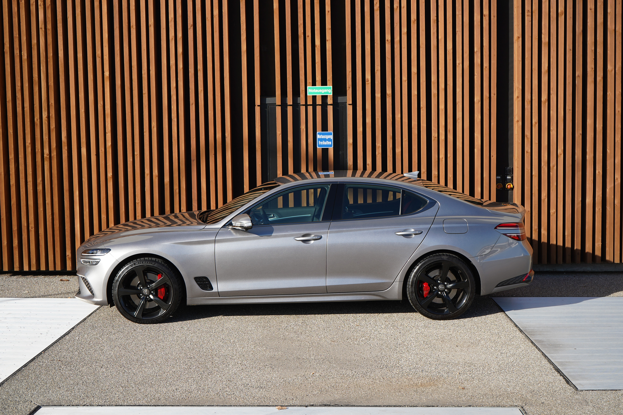 listing desktop thumbnail image 5