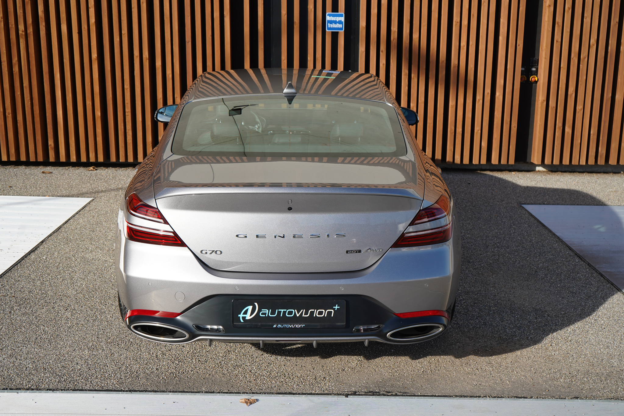 listing desktop thumbnail image 16