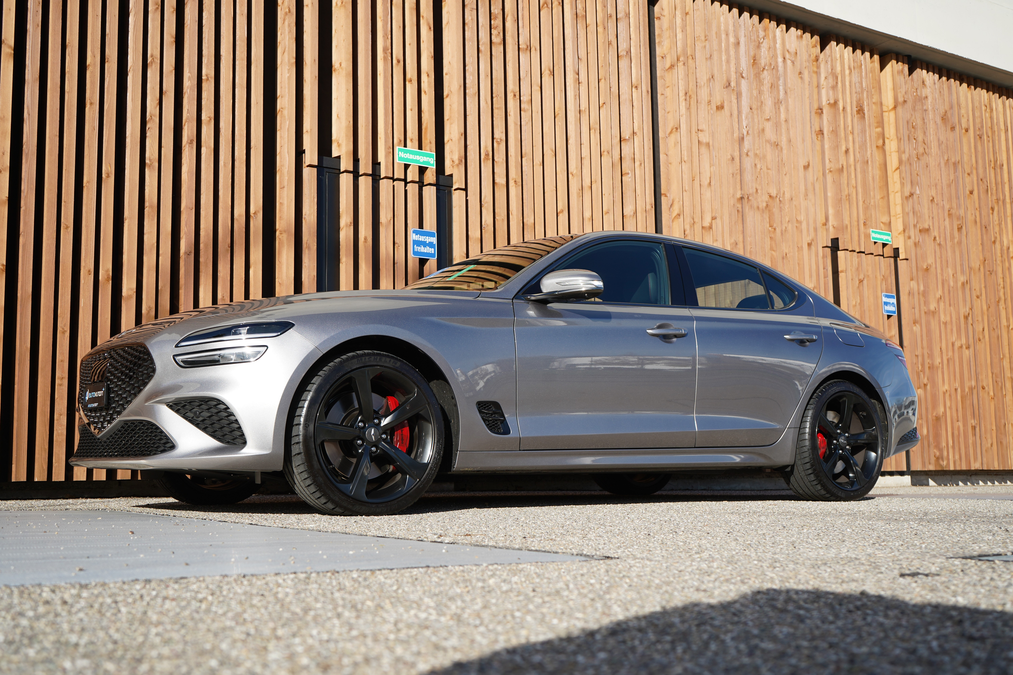 listing desktop thumbnail image 7