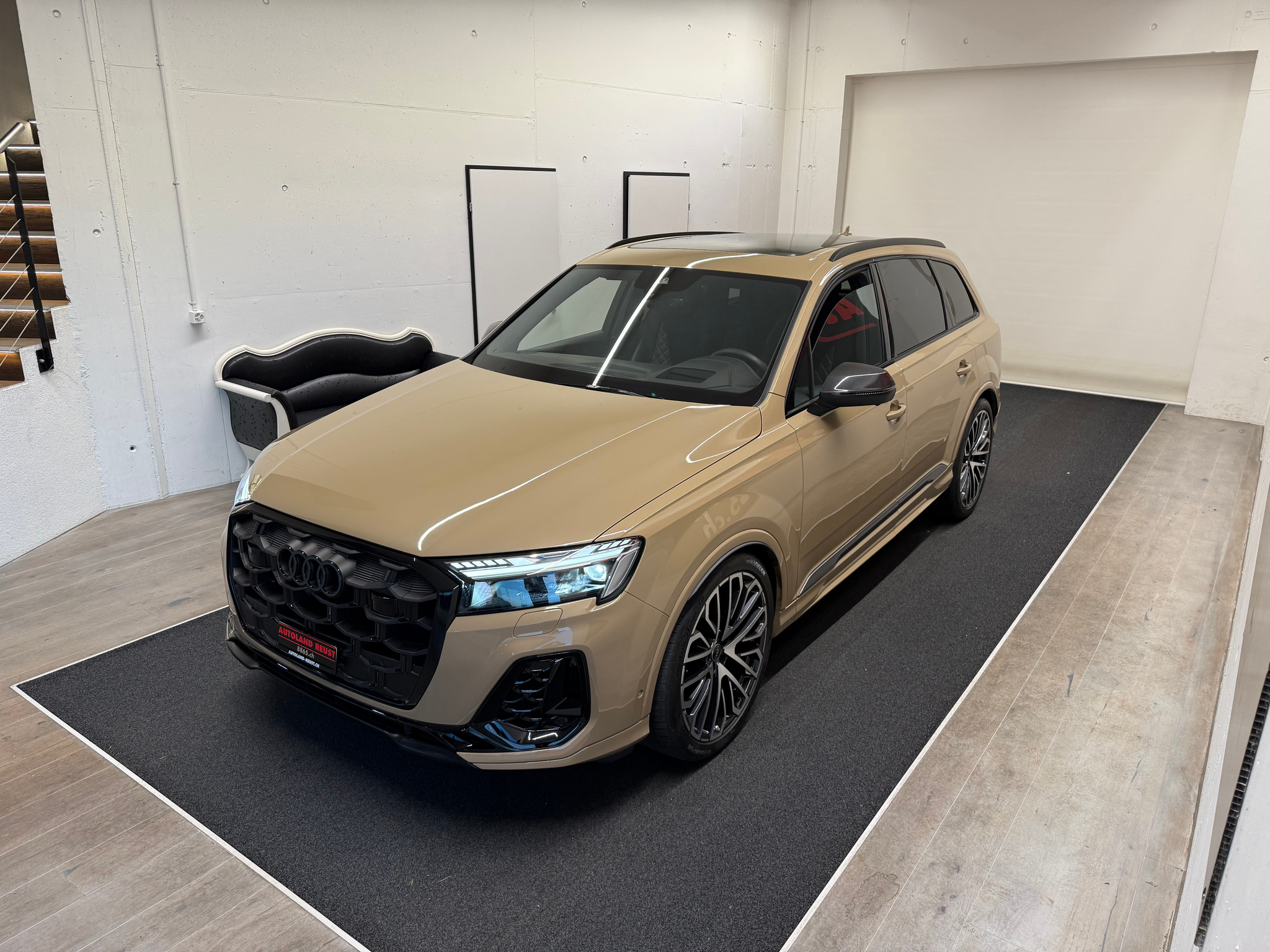 listing desktop thumbnail image 4