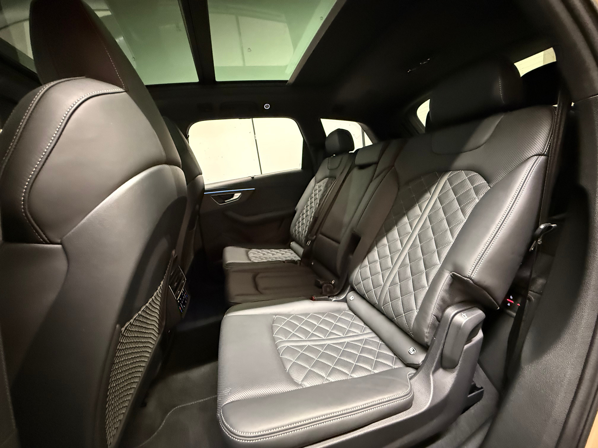 listing desktop thumbnail image 25