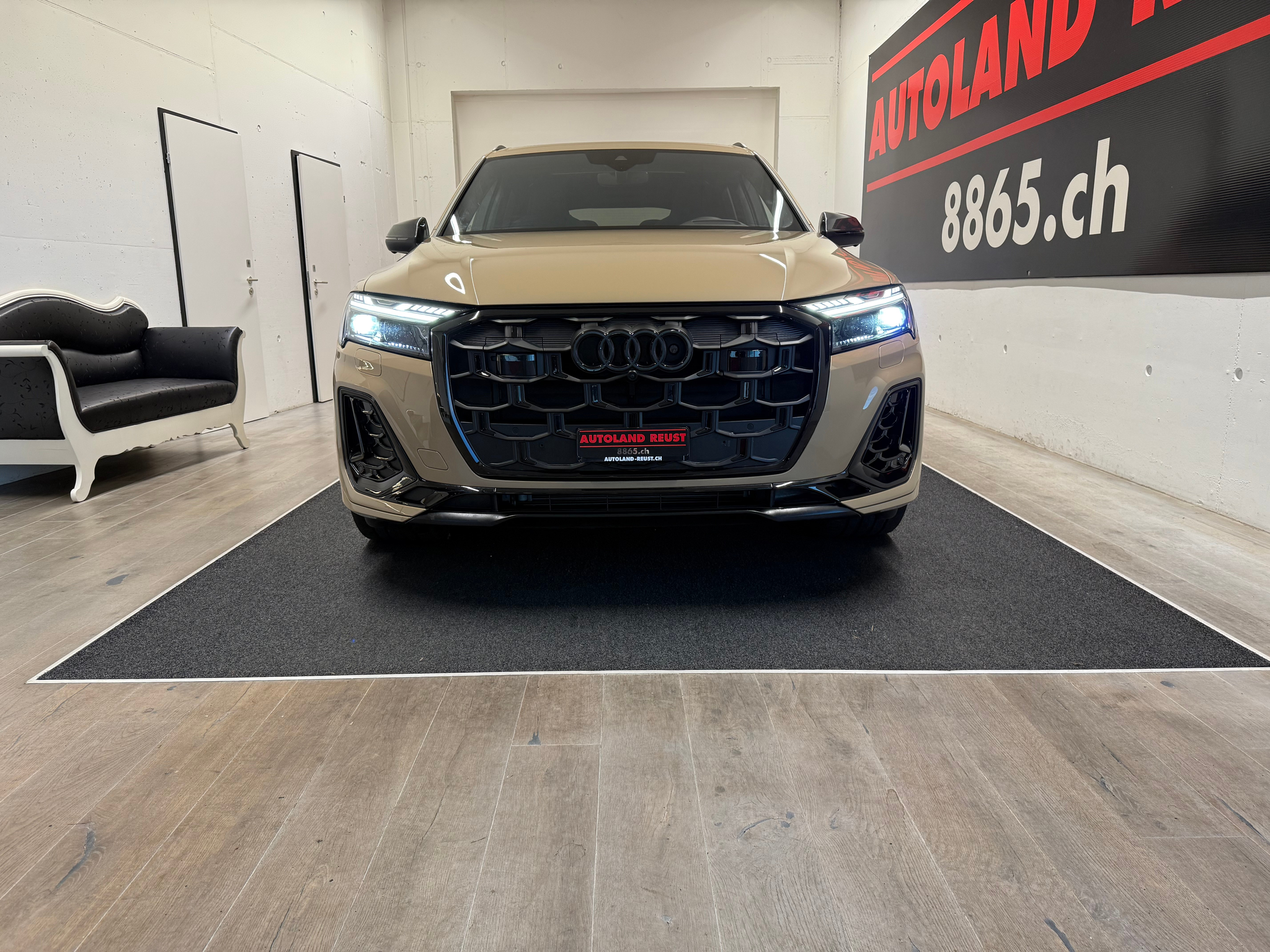 listing desktop thumbnail image 1