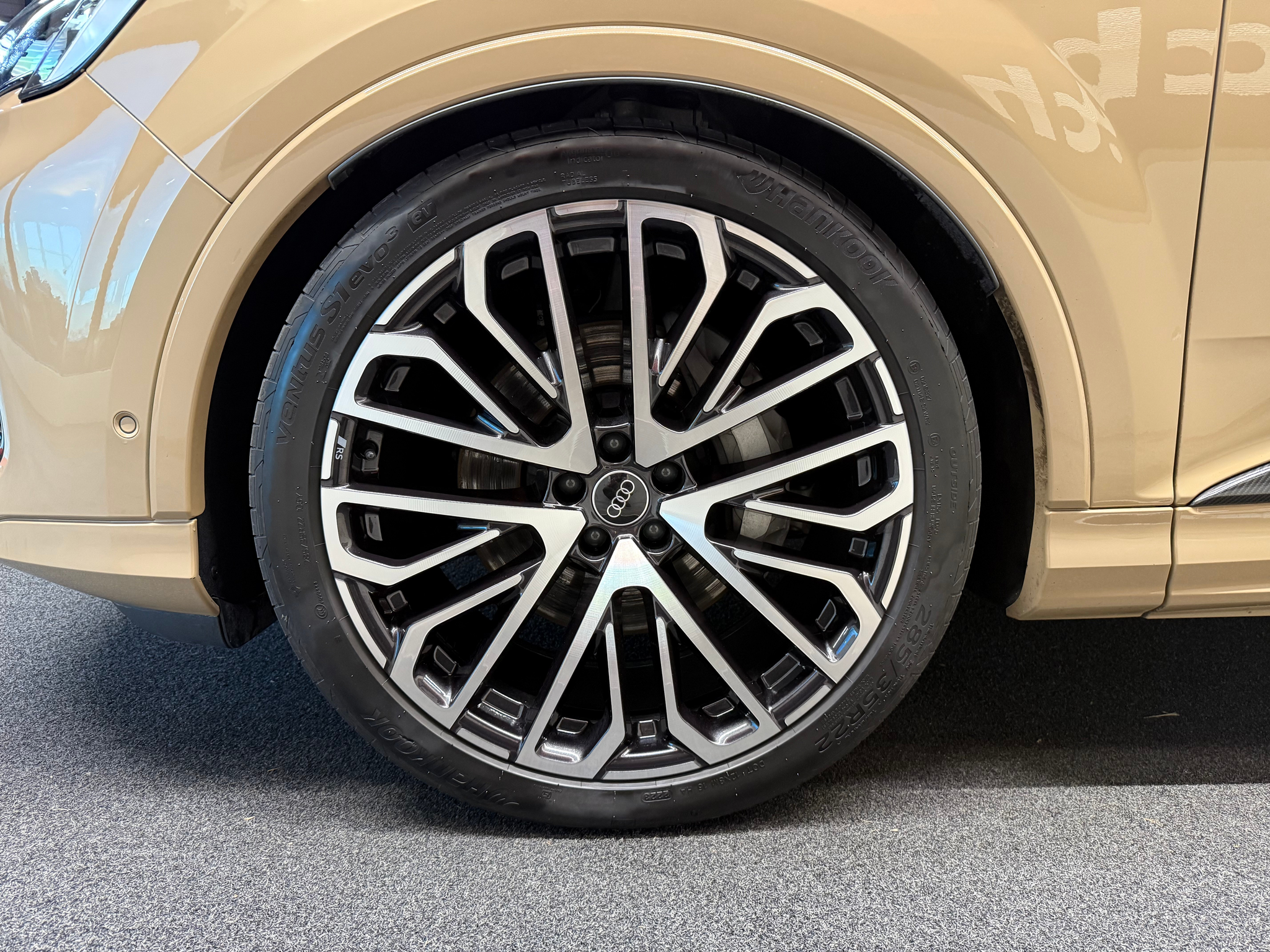 listing desktop thumbnail image 5