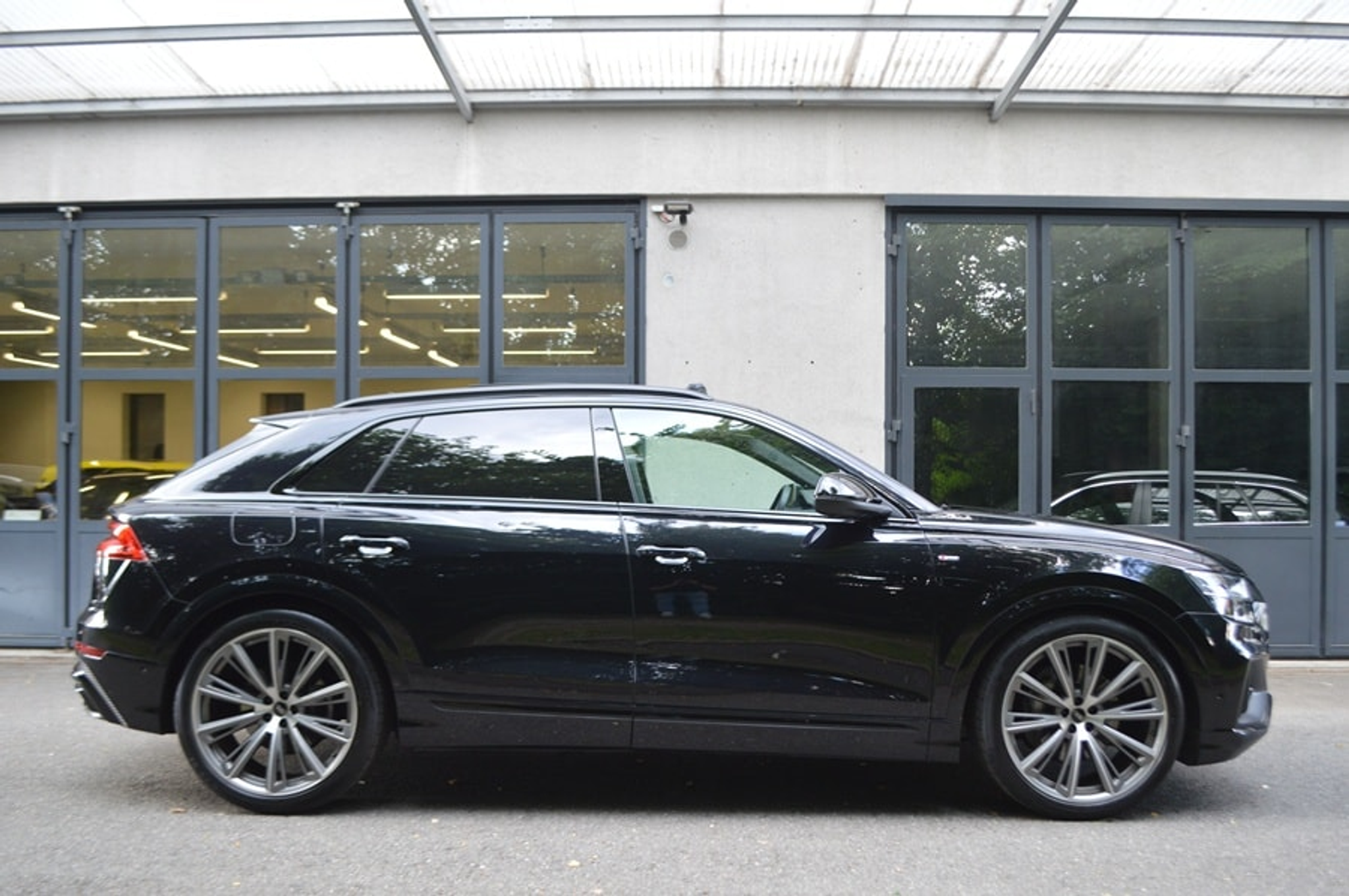 listing desktop thumbnail image 14