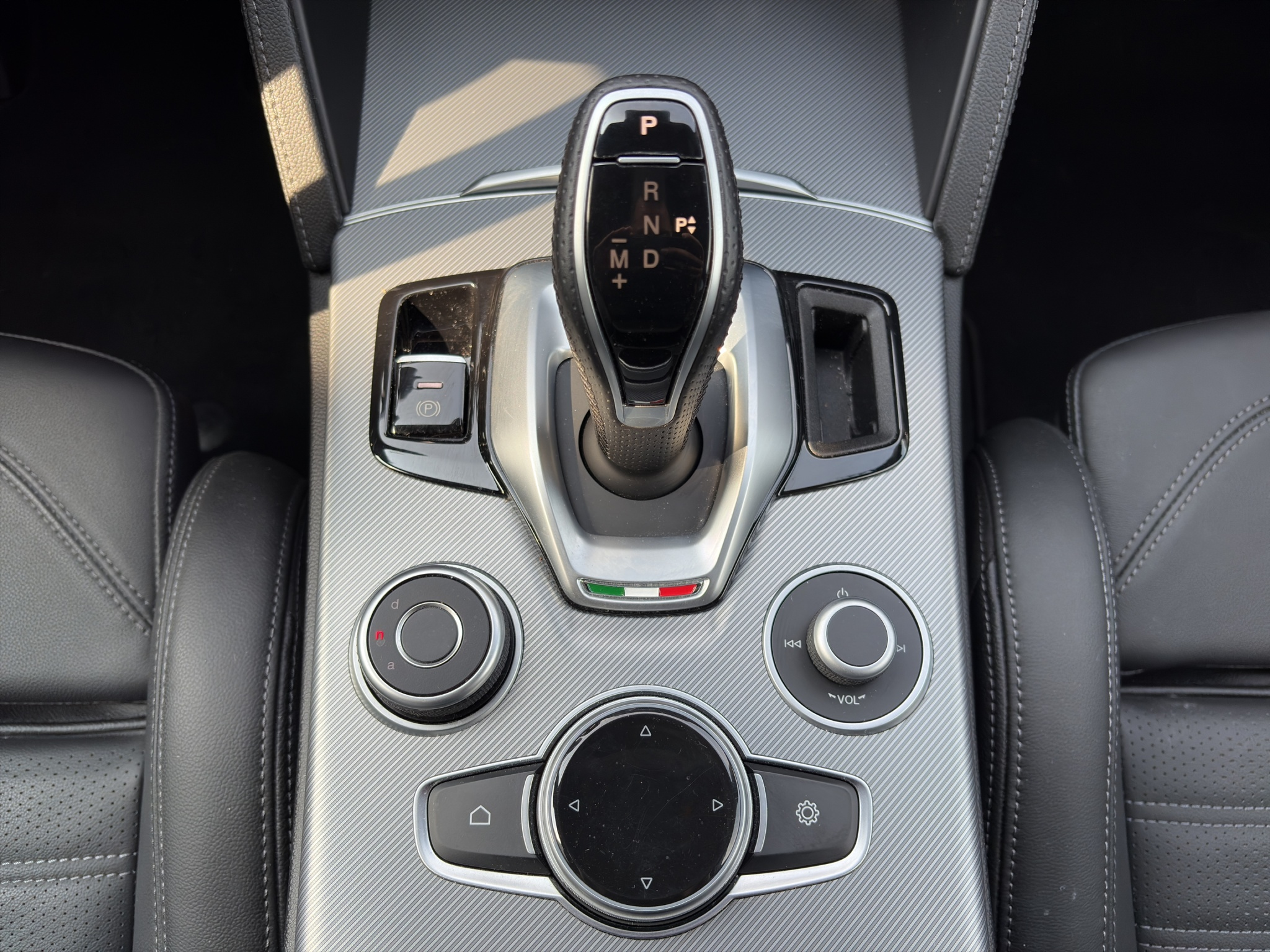 listing desktop thumbnail image 21