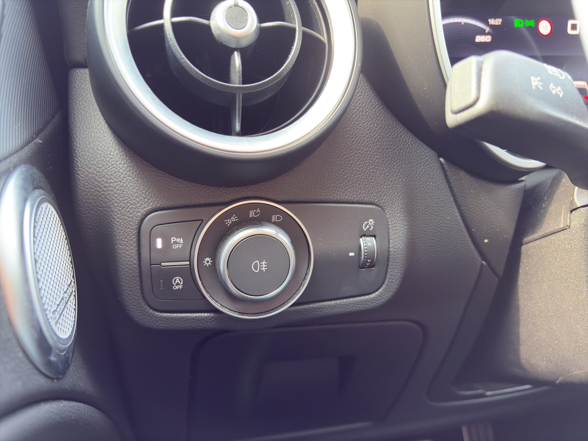 listing desktop thumbnail image 25