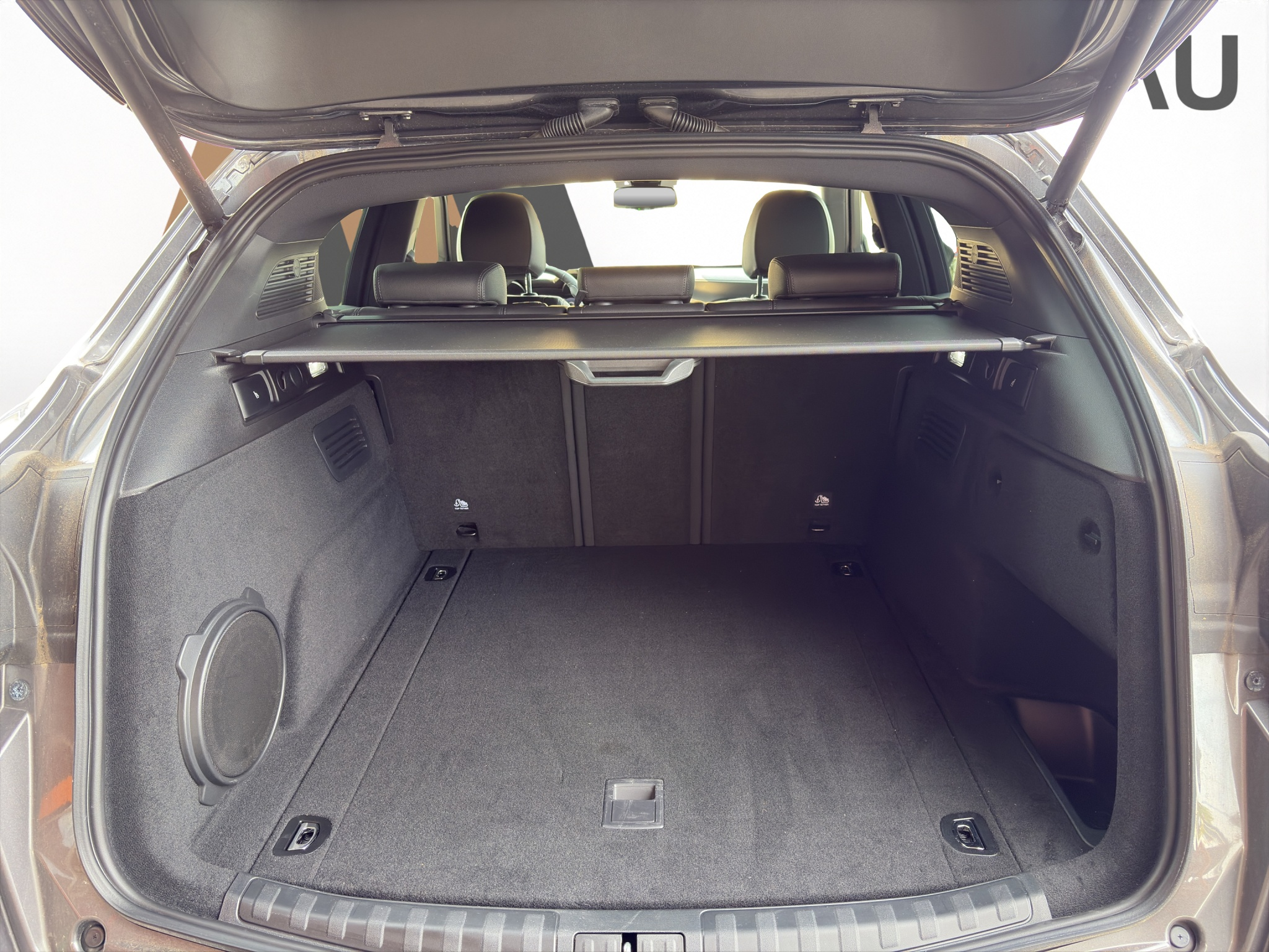 listing desktop thumbnail image 16