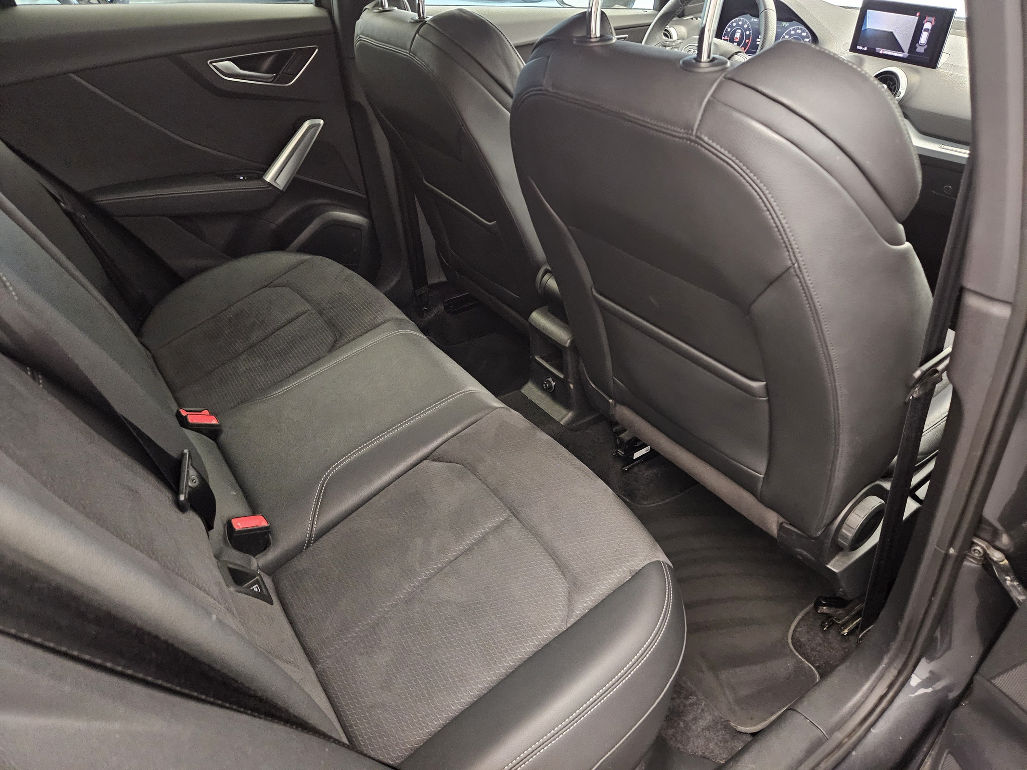 listing desktop thumbnail image 12