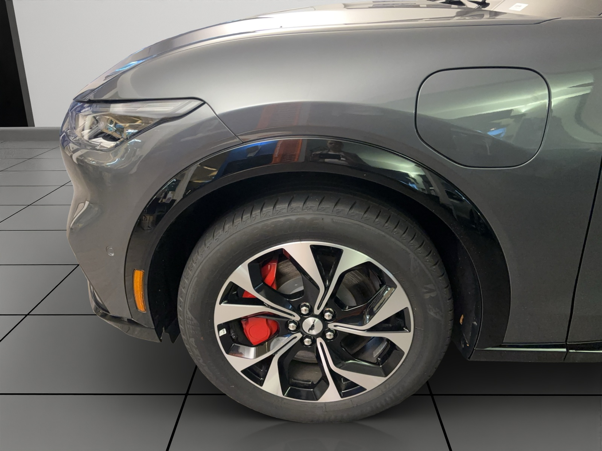 listing desktop thumbnail image 4