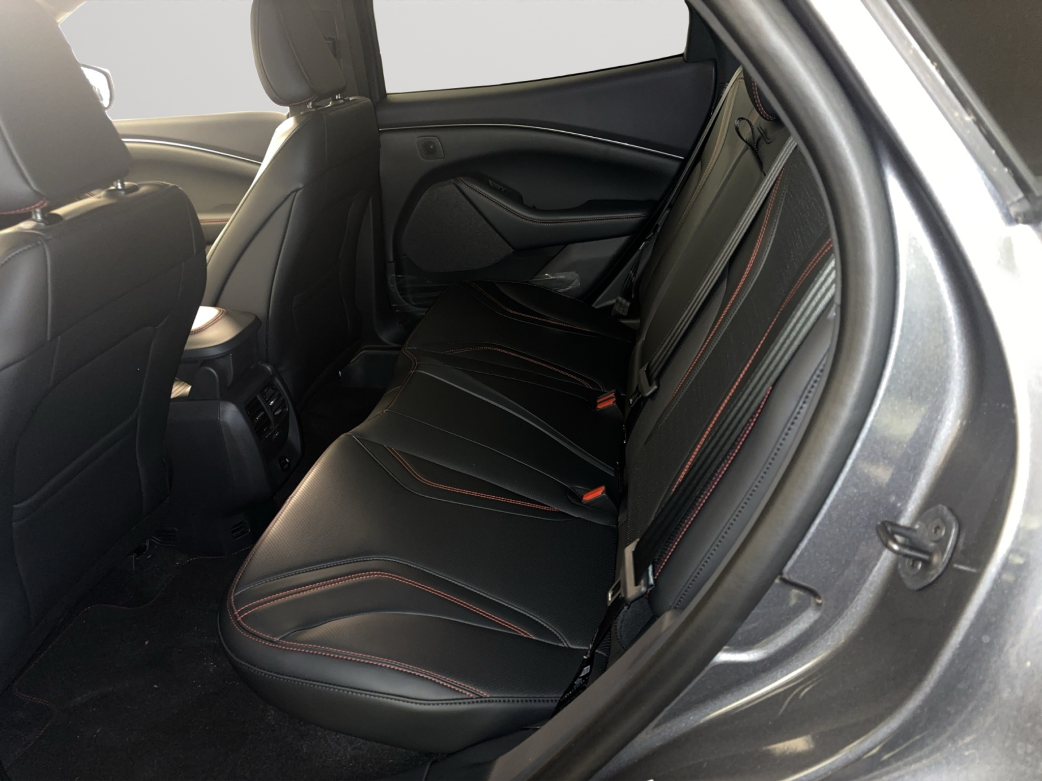 listing desktop thumbnail image 5