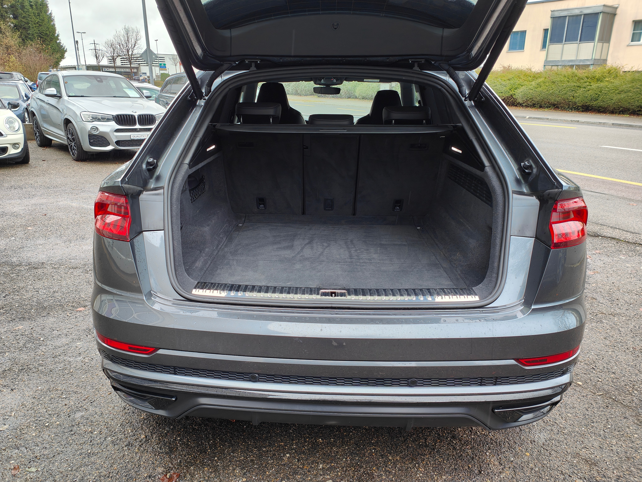 listing desktop thumbnail image 11