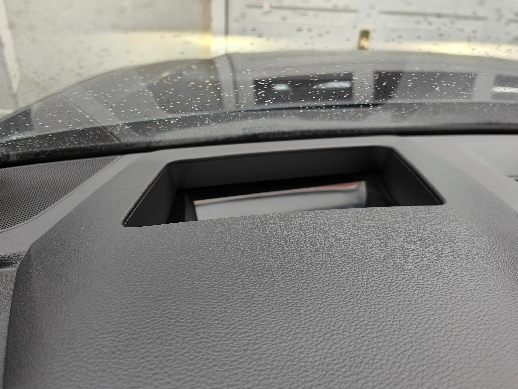 listing desktop thumbnail image 22