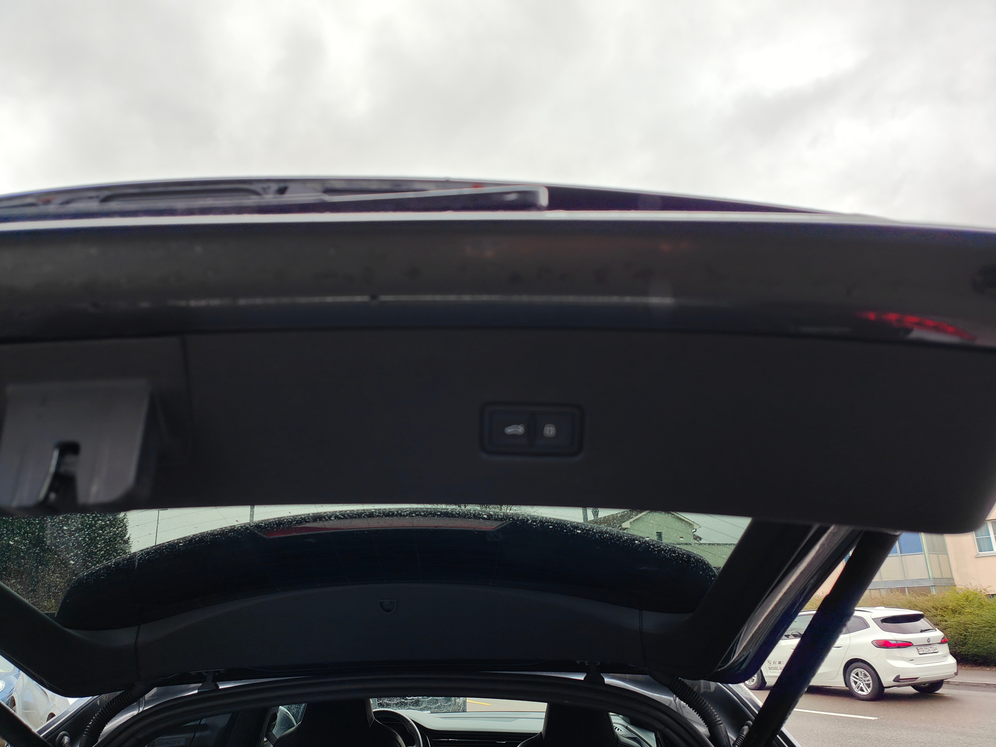 listing desktop thumbnail image 10