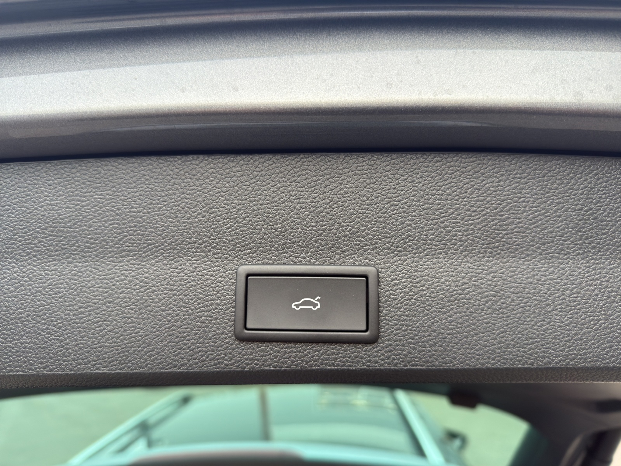 listing desktop thumbnail image 10