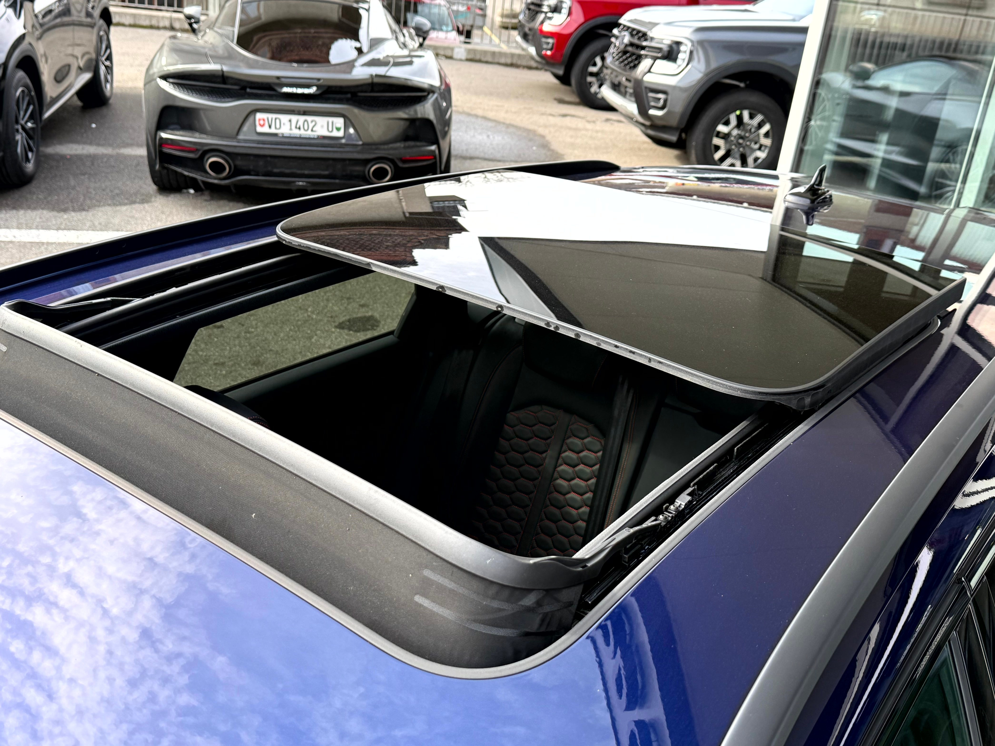 listing desktop thumbnail image 9