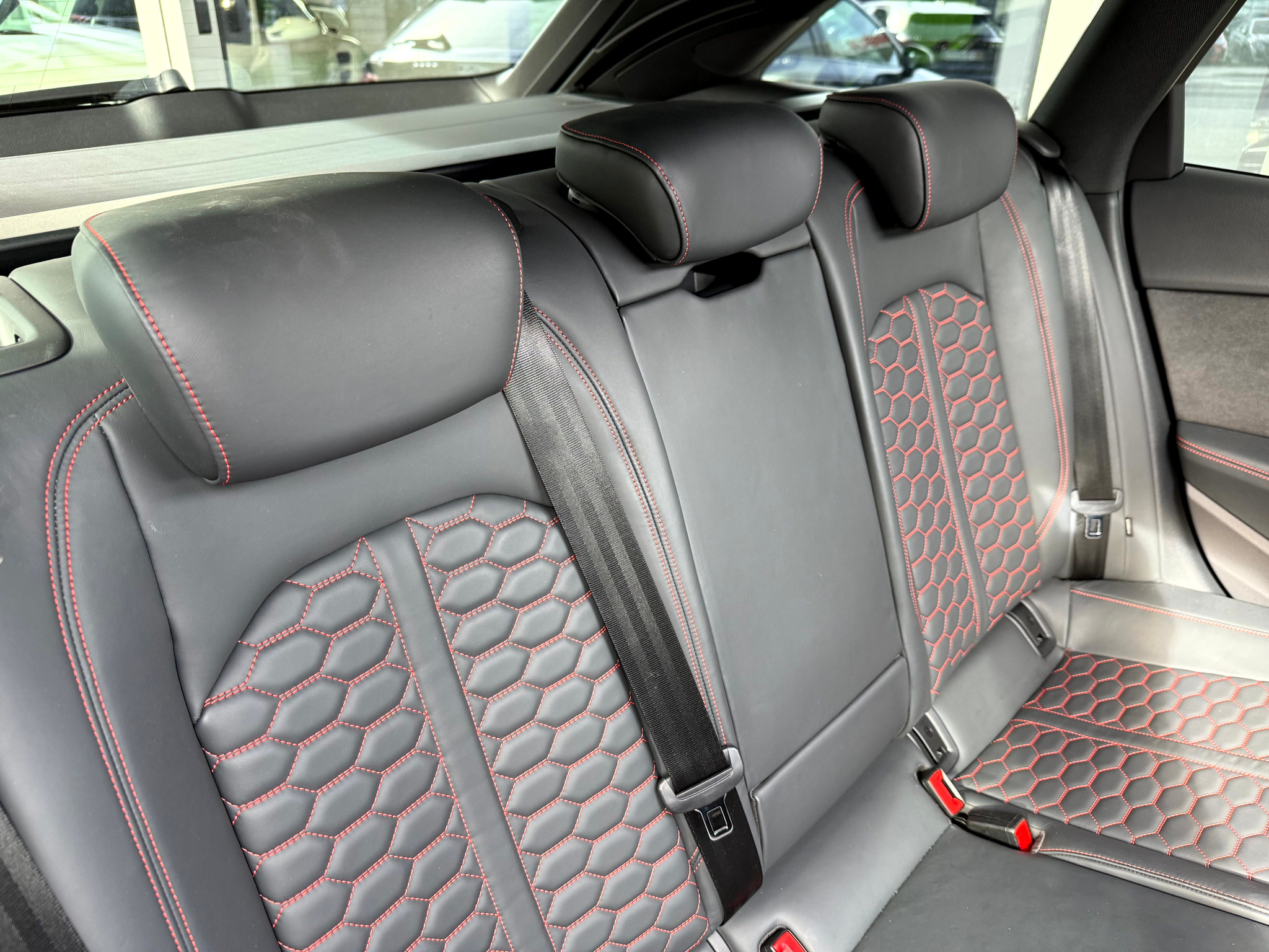 listing desktop thumbnail image 13