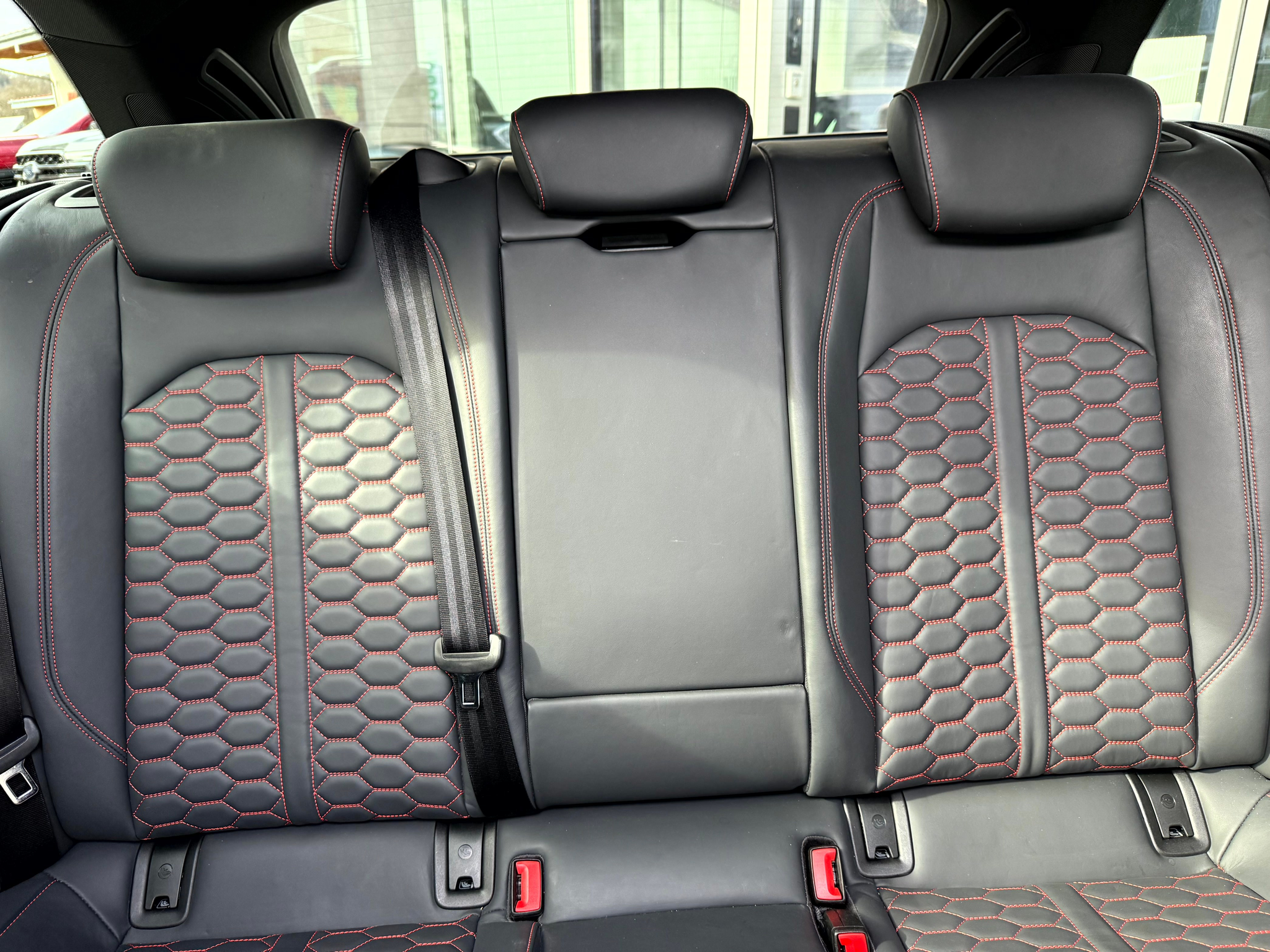 listing desktop thumbnail image 14