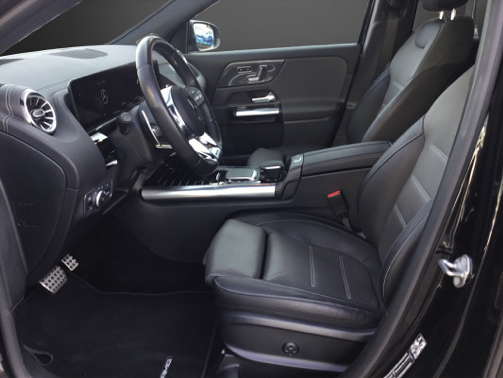 listing desktop thumbnail image 6