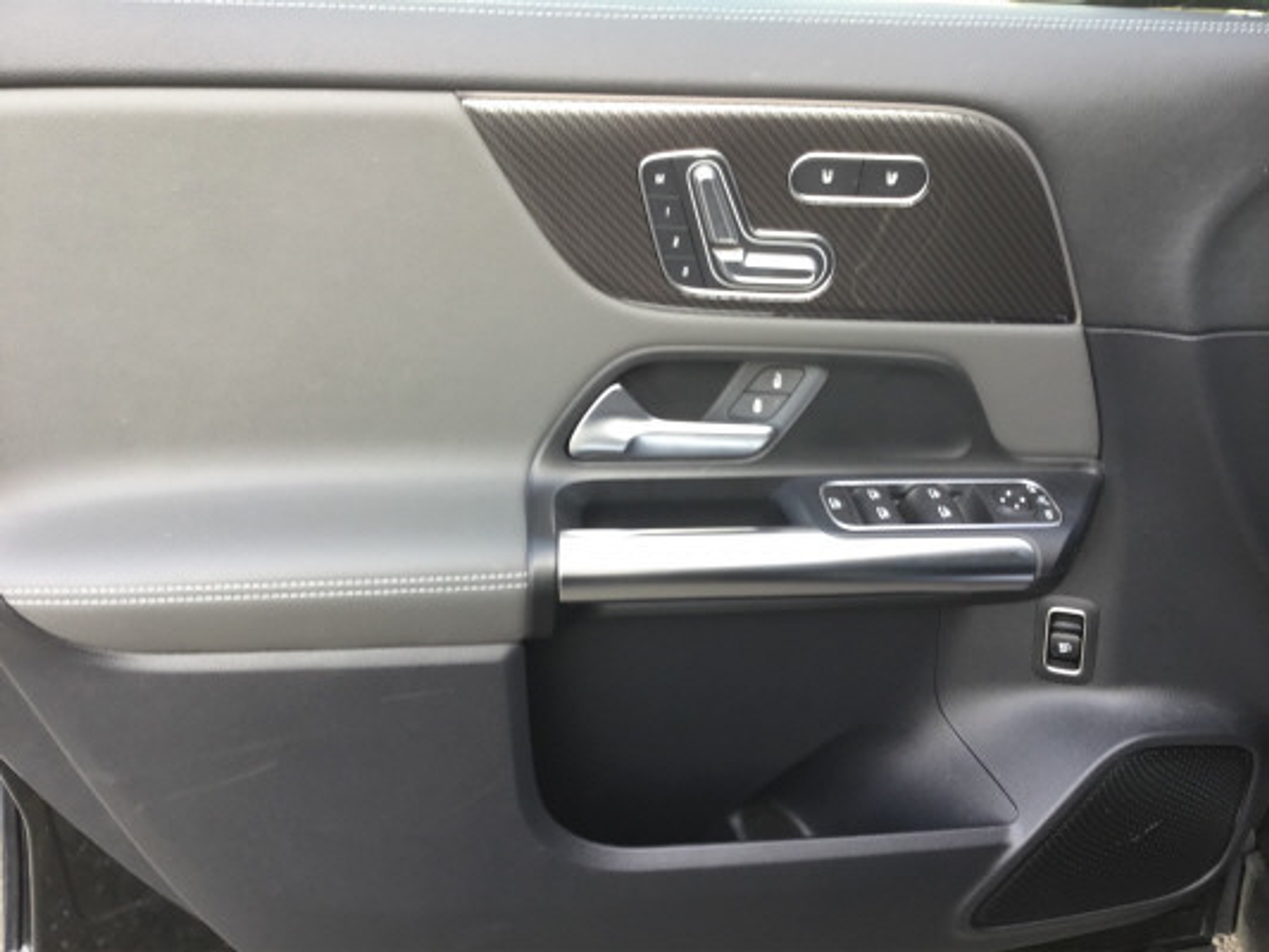 listing desktop thumbnail image 9