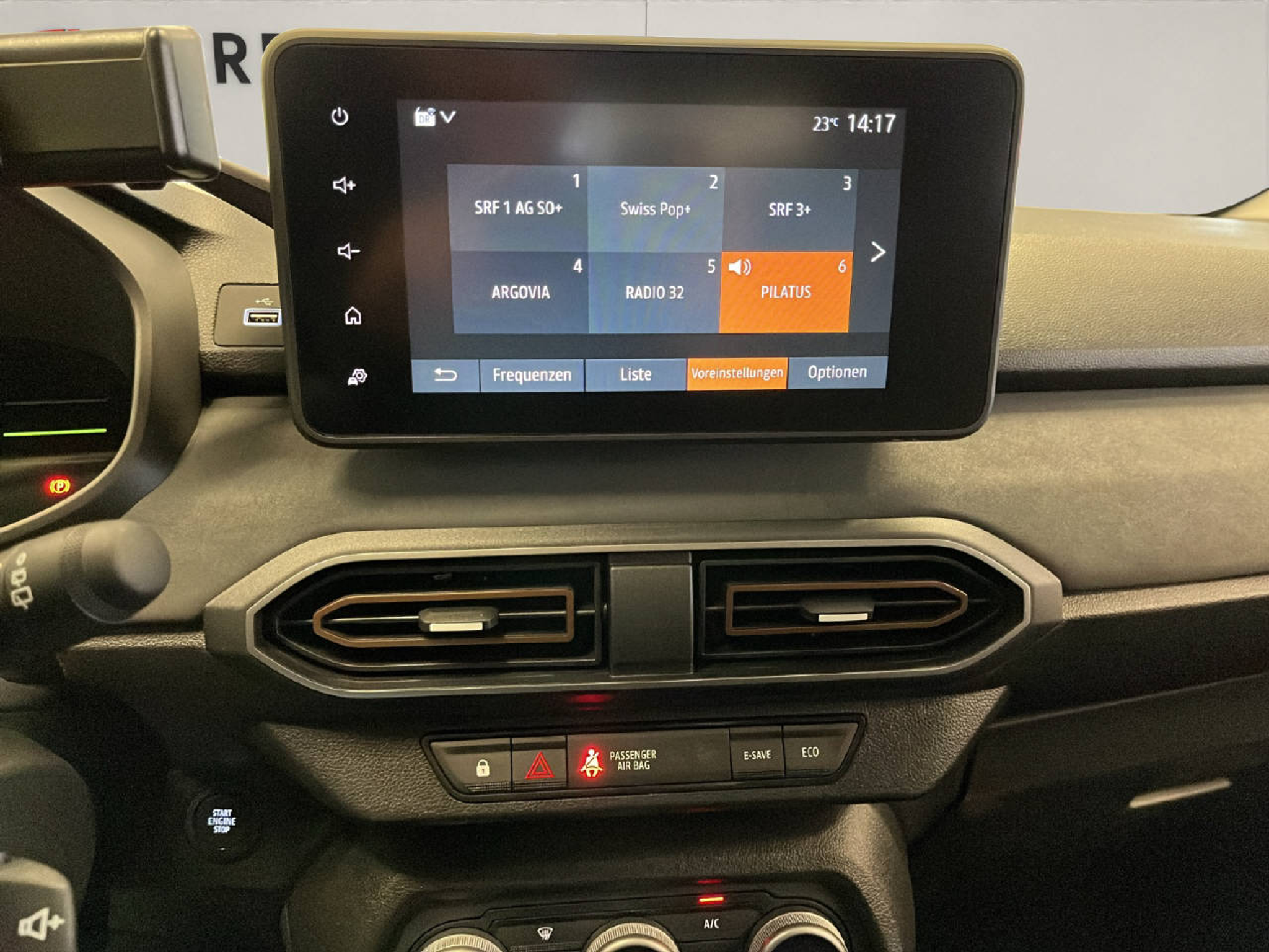 listing desktop thumbnail image 10