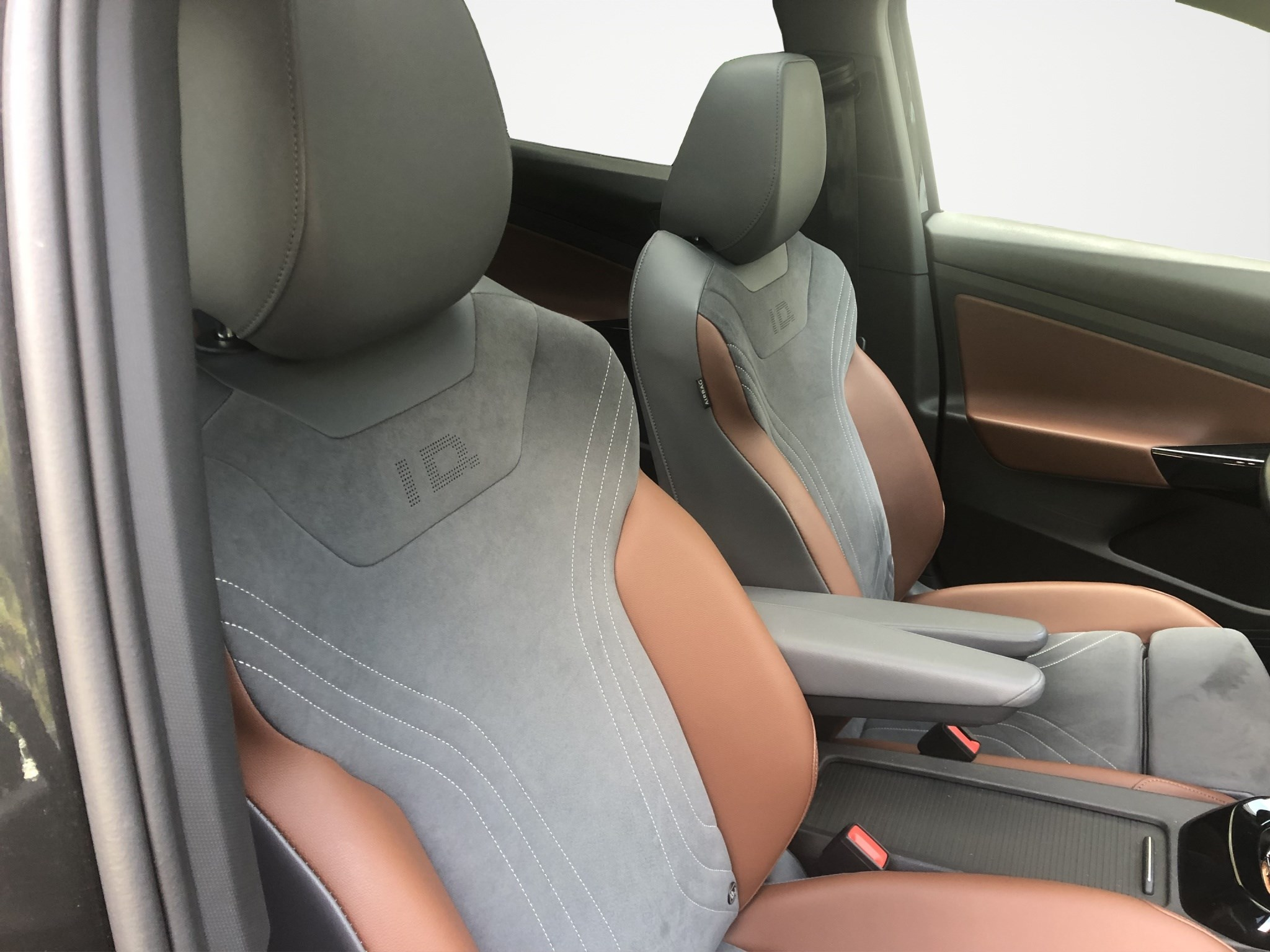 listing desktop thumbnail image 5