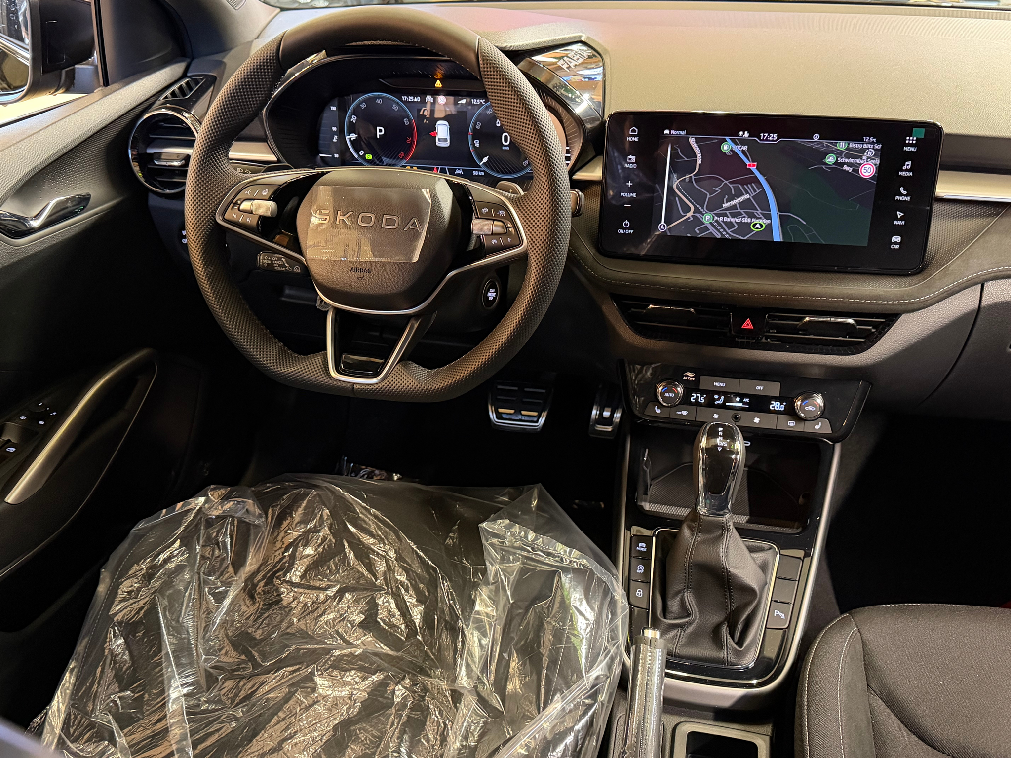 listing desktop thumbnail image 3