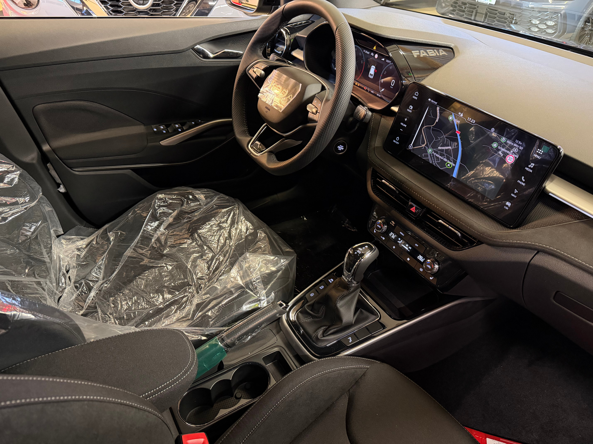 listing desktop thumbnail image 27