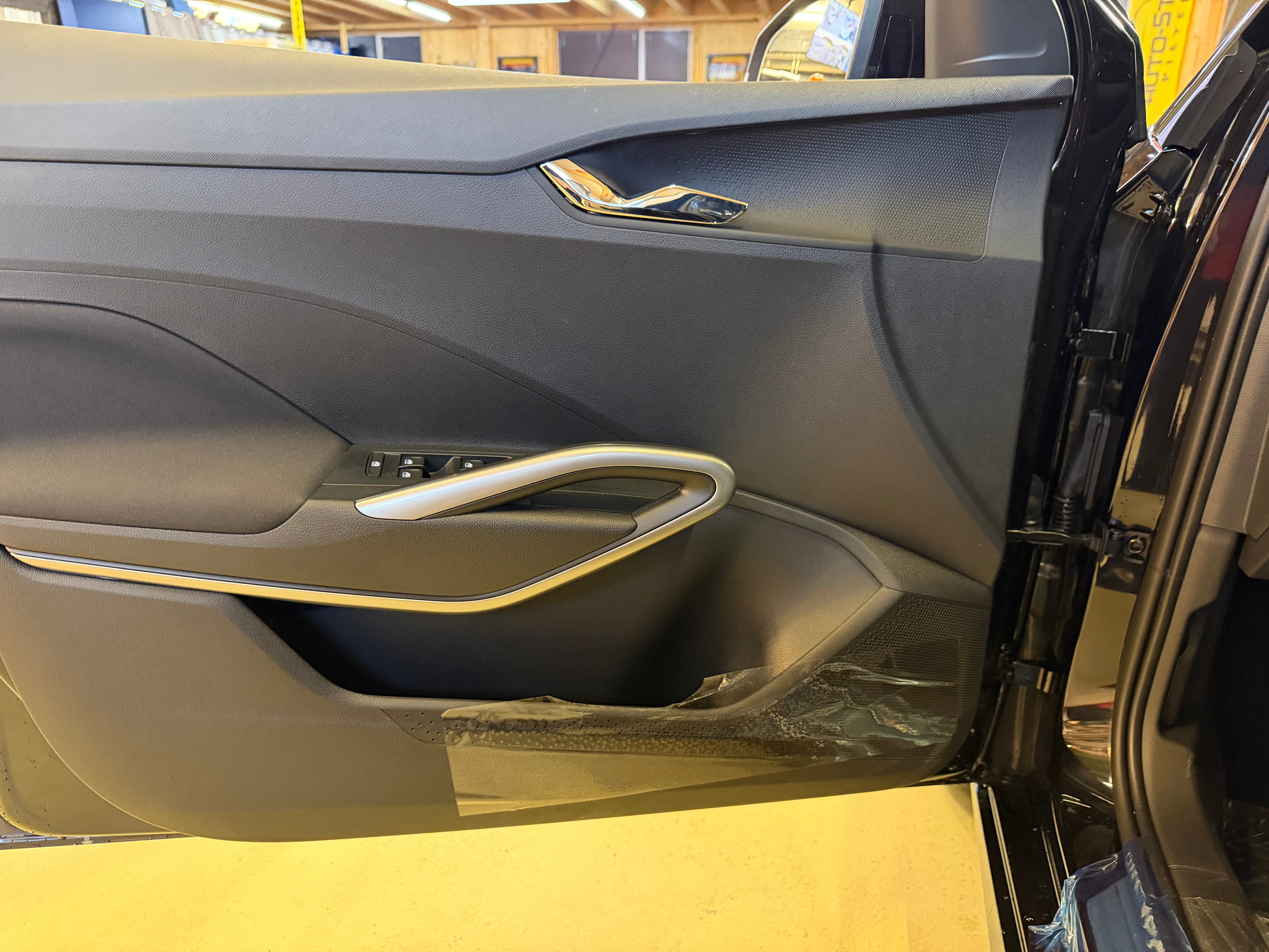 listing desktop thumbnail image 19