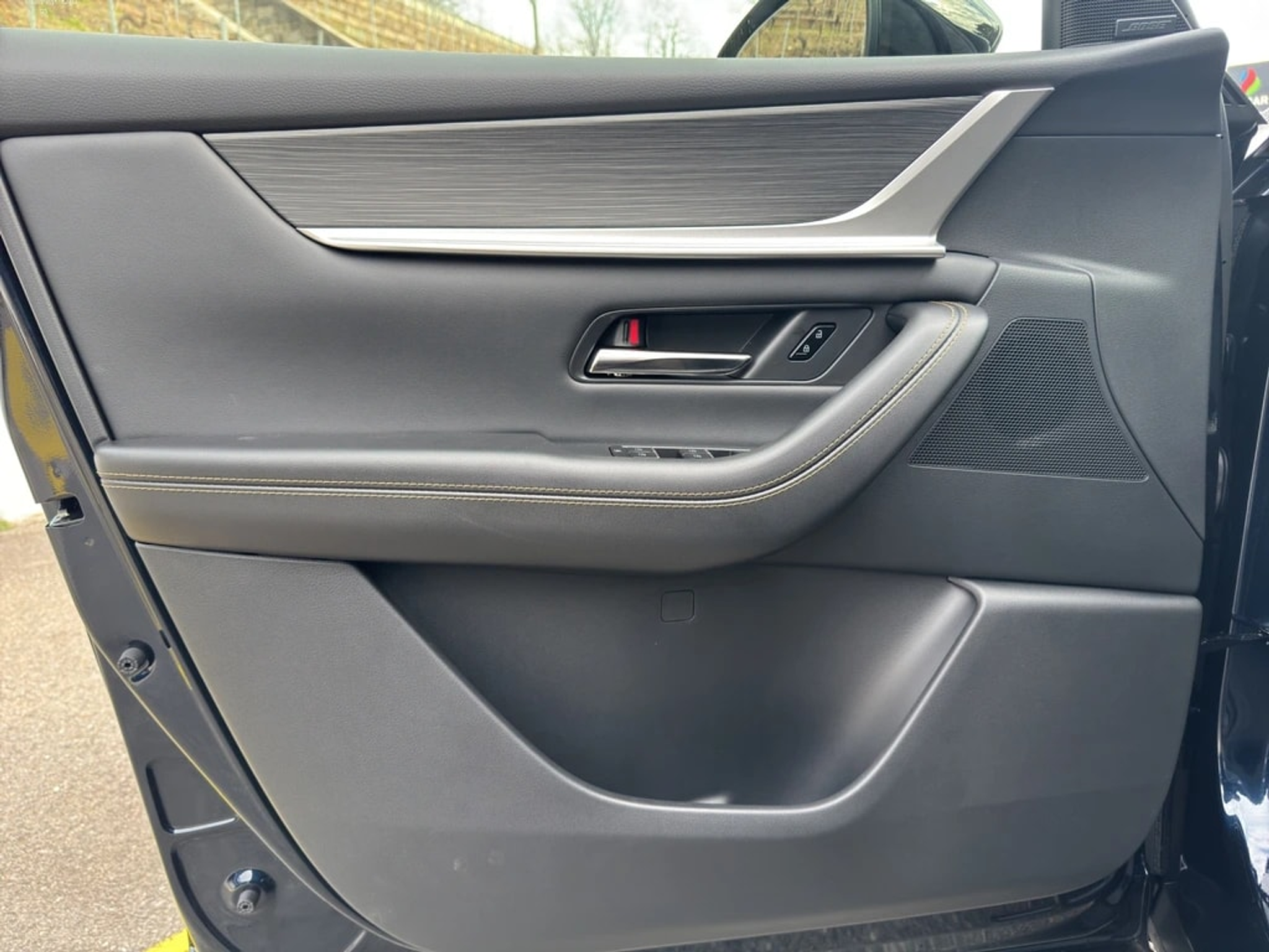 listing desktop thumbnail image 13