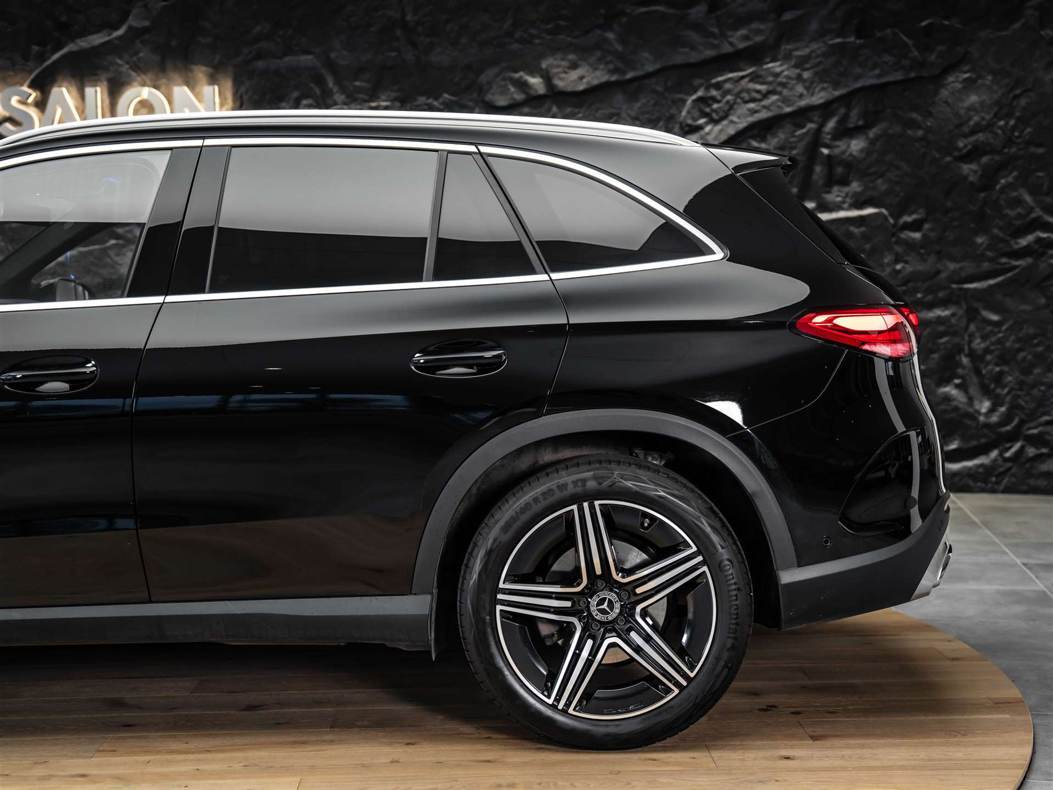 listing desktop thumbnail image 16