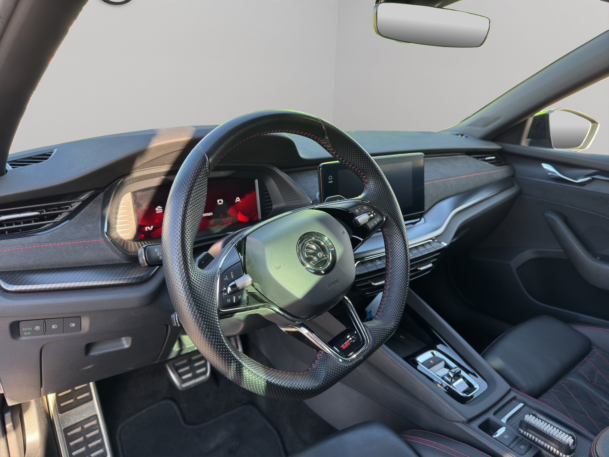 listing desktop thumbnail image 9